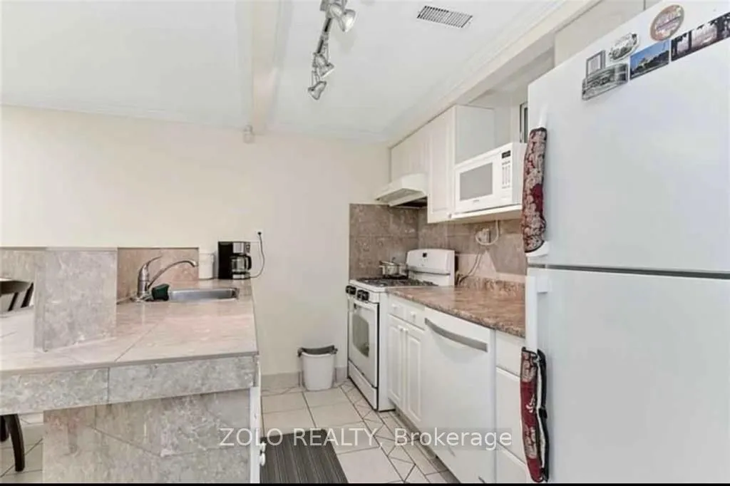1 Garrow Drive W #Lower