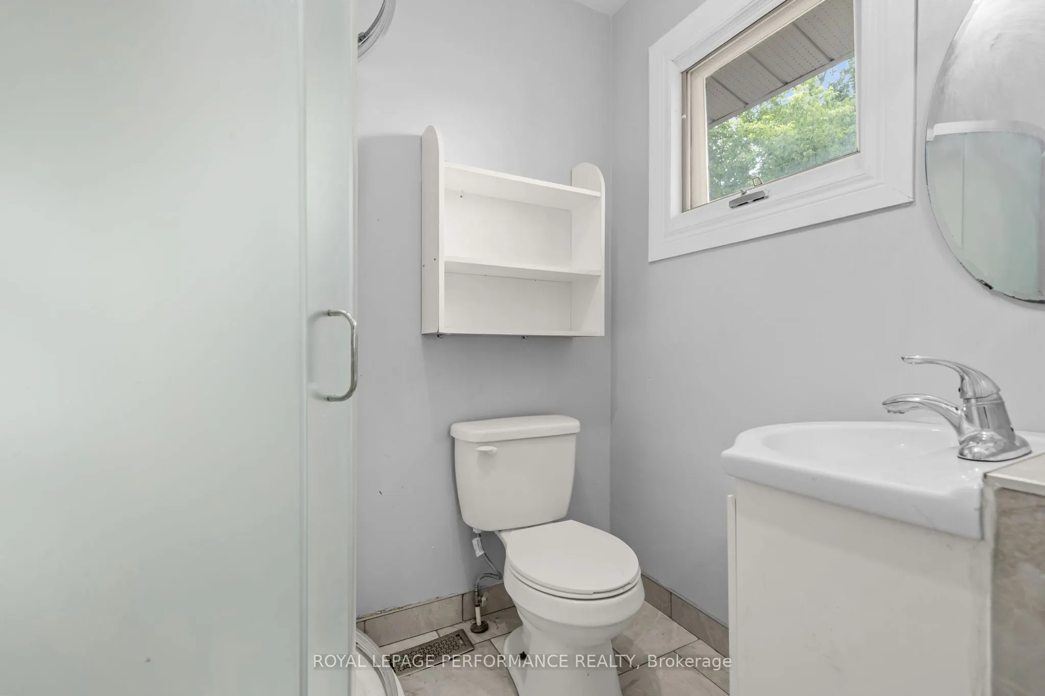438 Voyageur Place