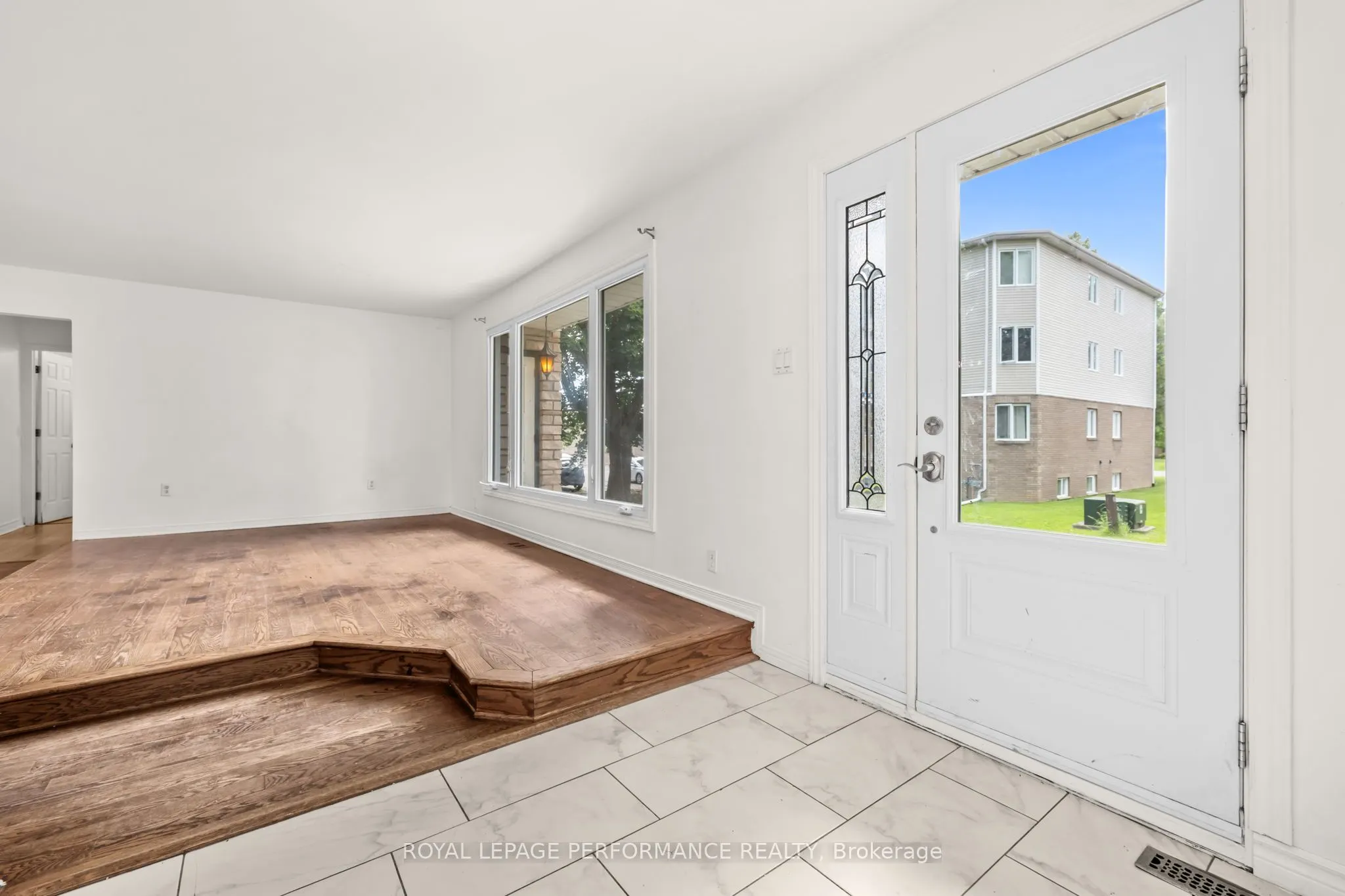 438 Voyageur Place