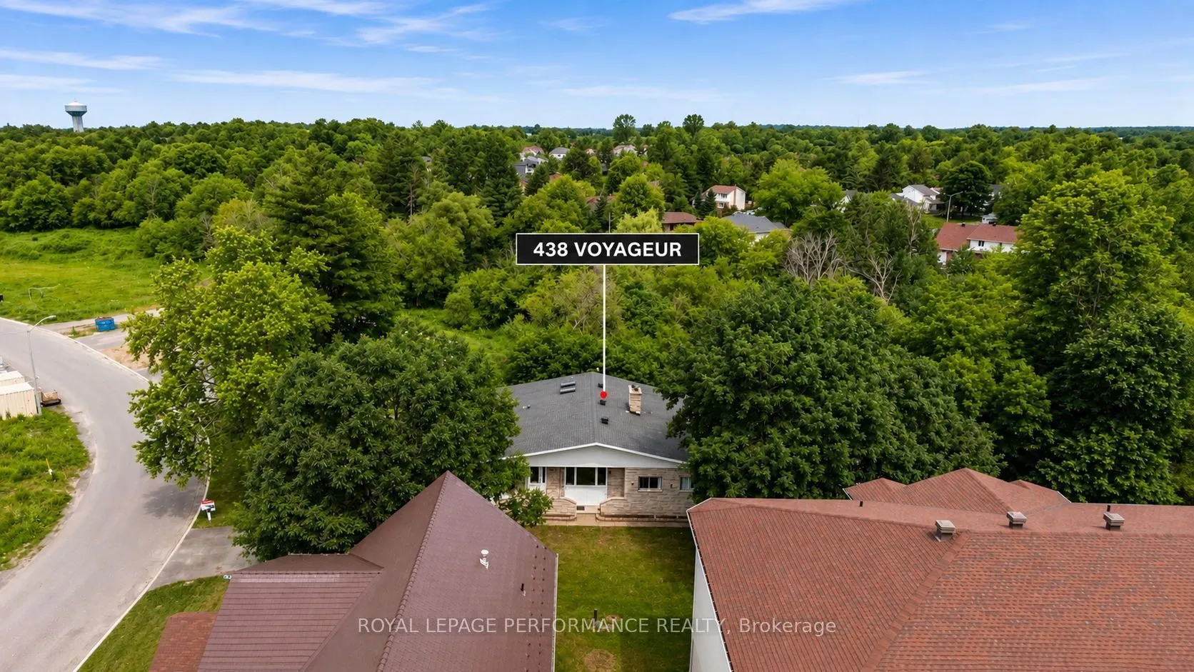 438 Voyageur Place