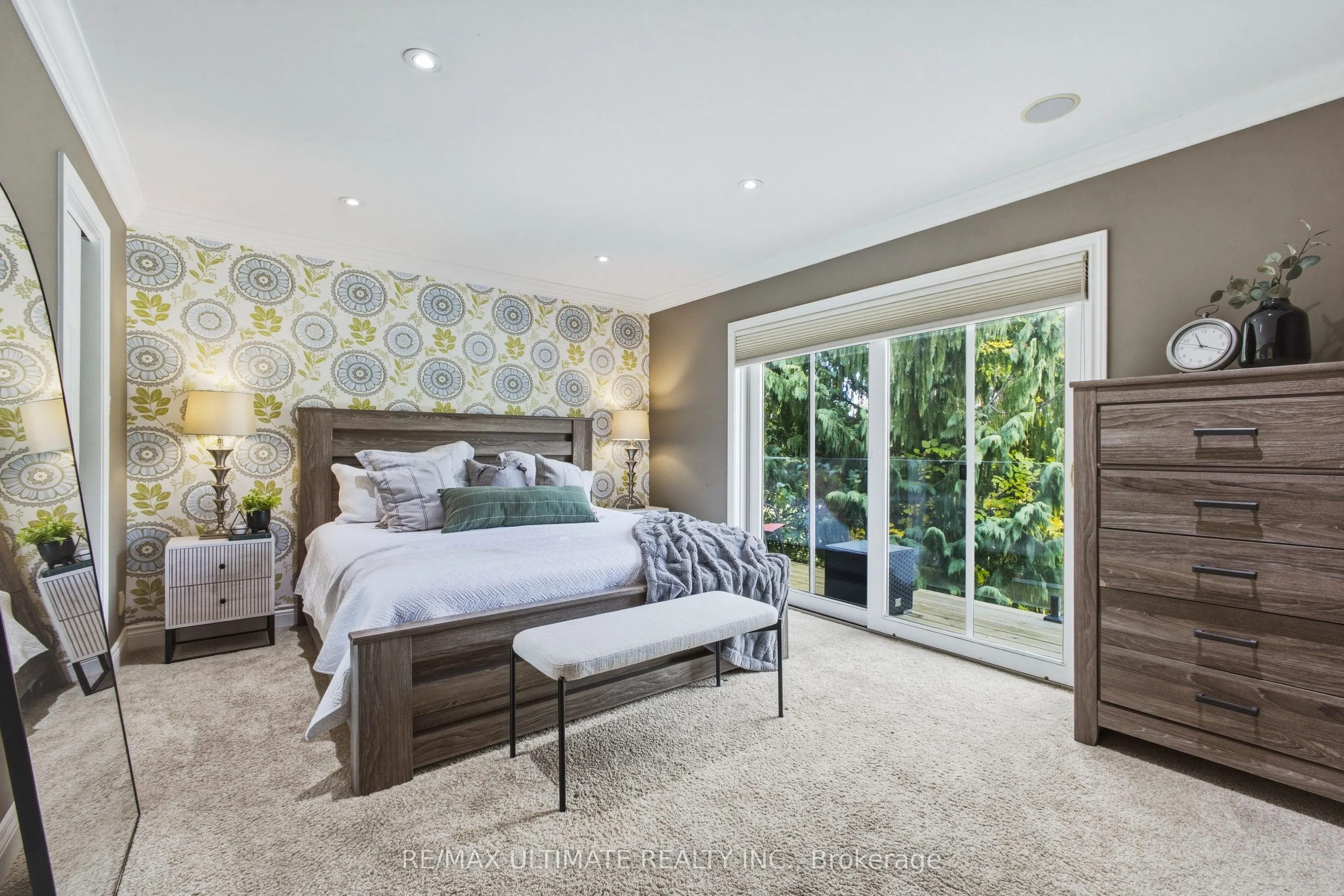 873421 5th Line Estates