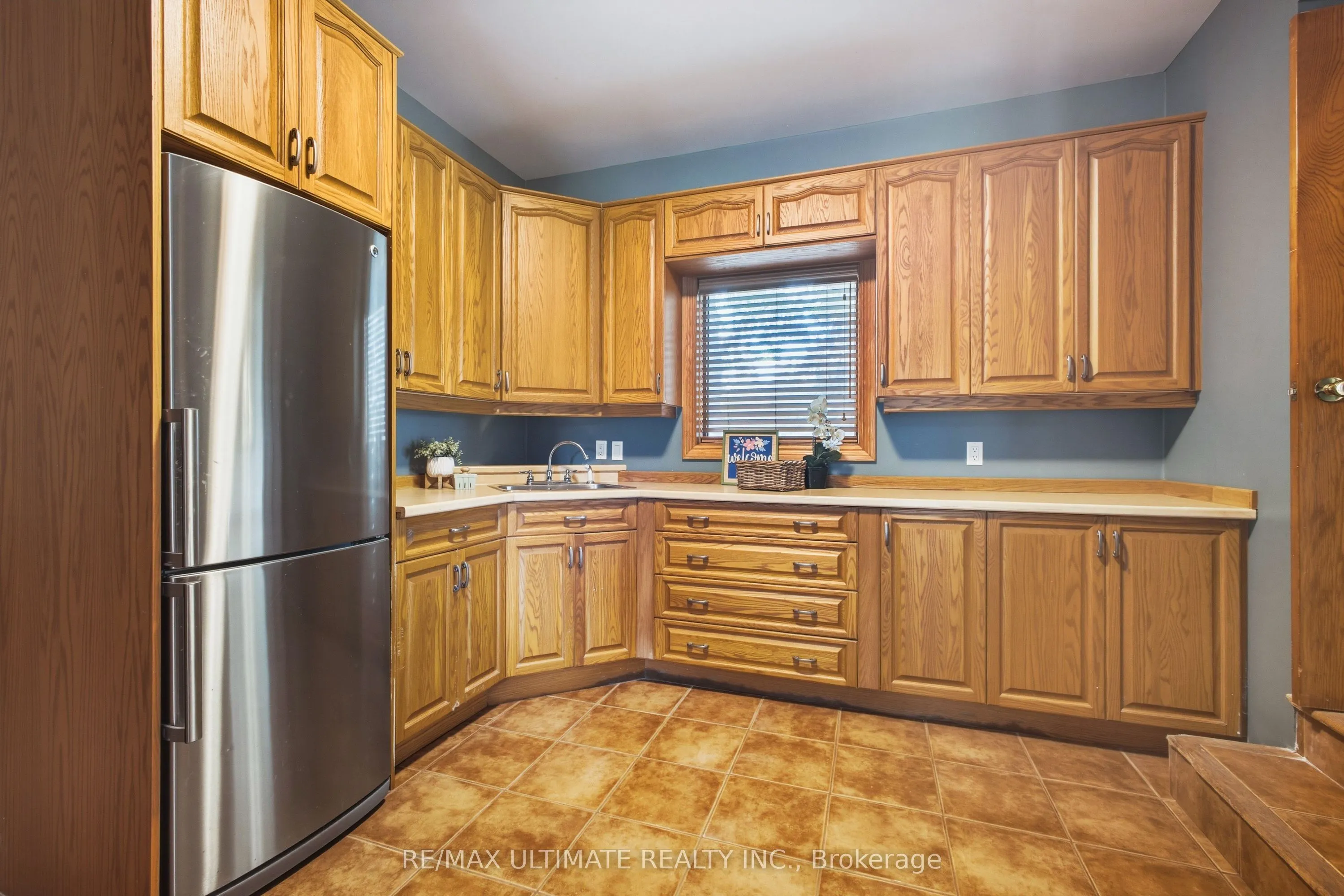873421 5th Line Estates