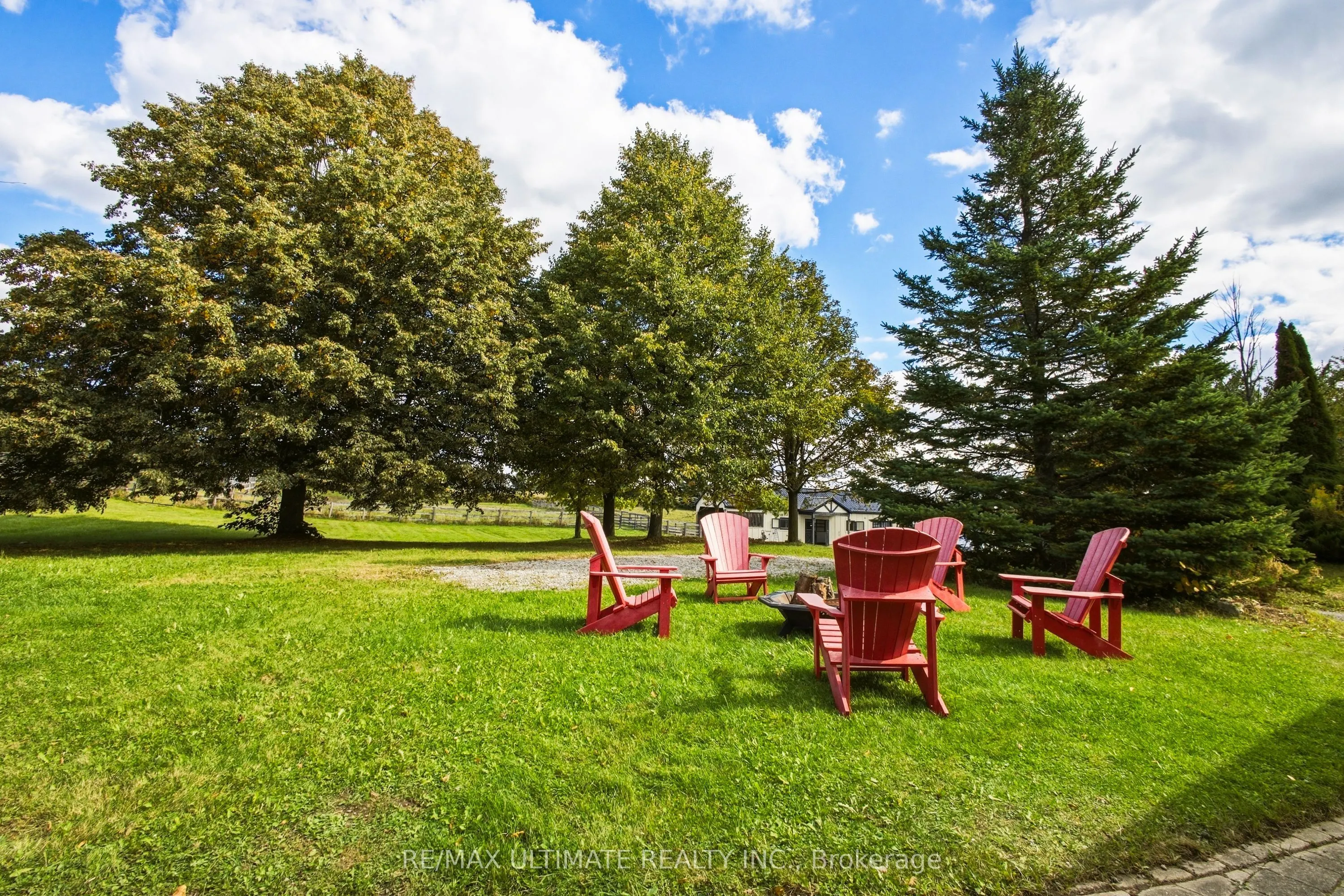 873421 5th Line Estates