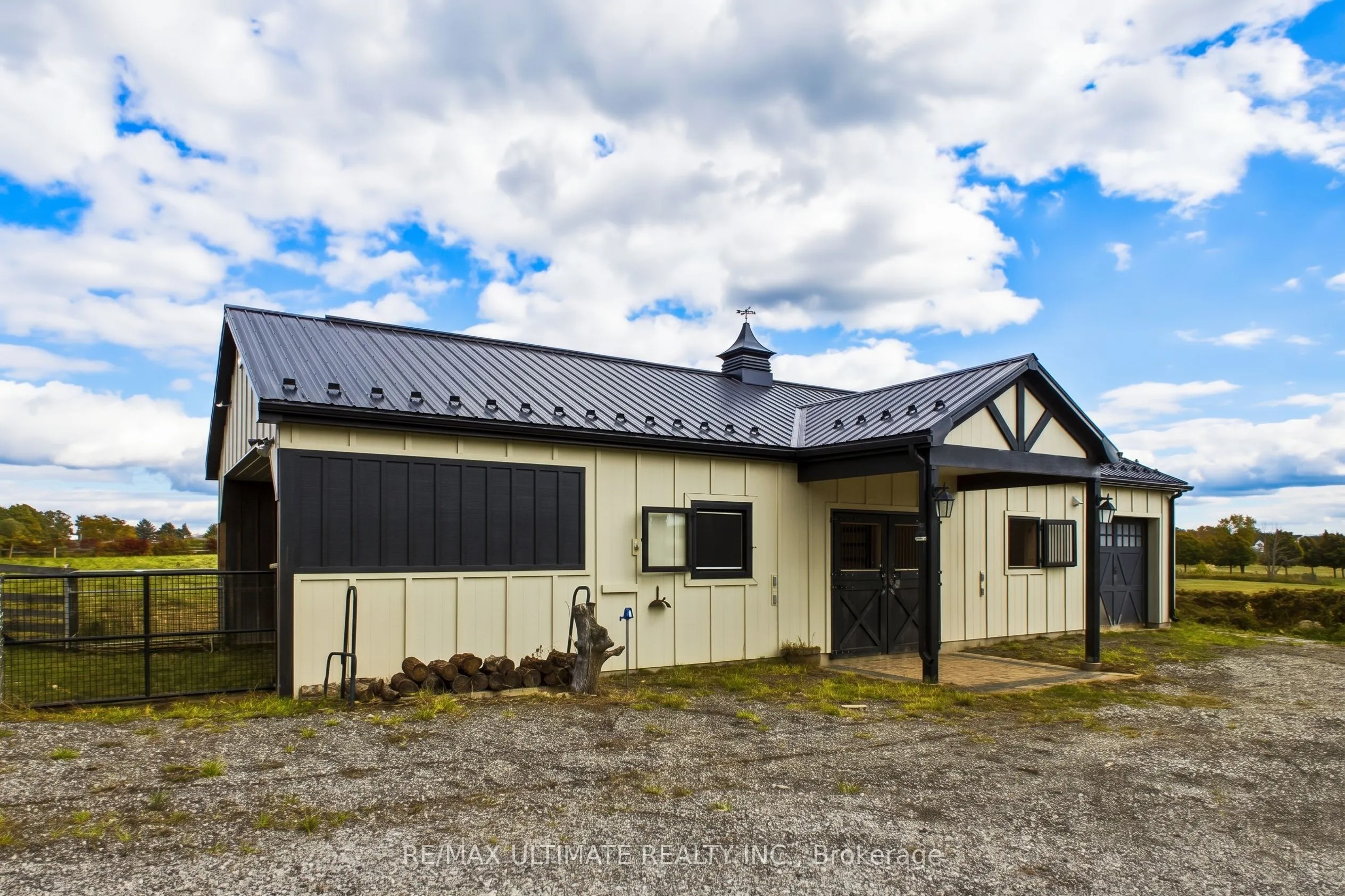 873421 5th Line Estates