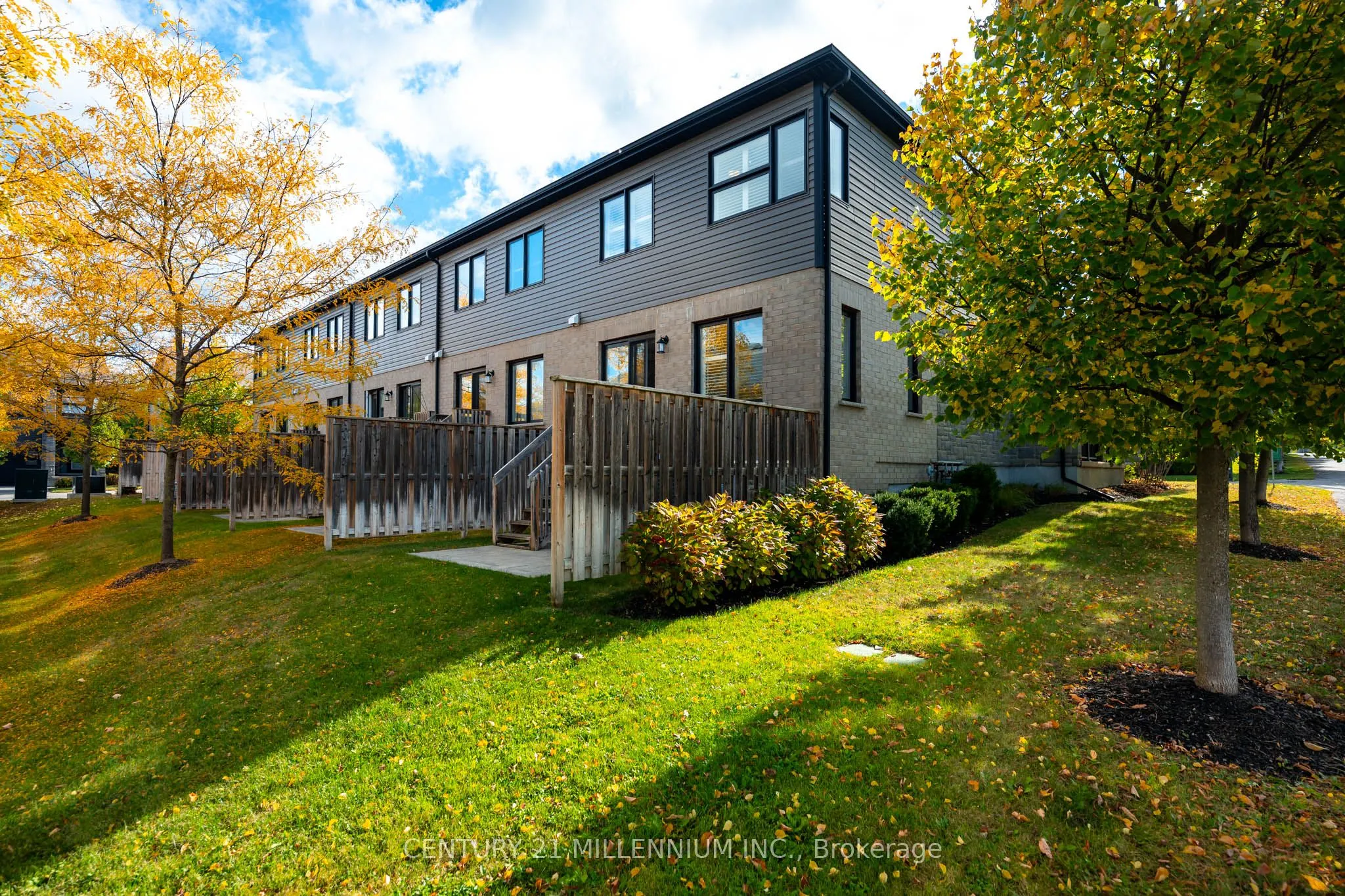 91 Poppy Drive E #18