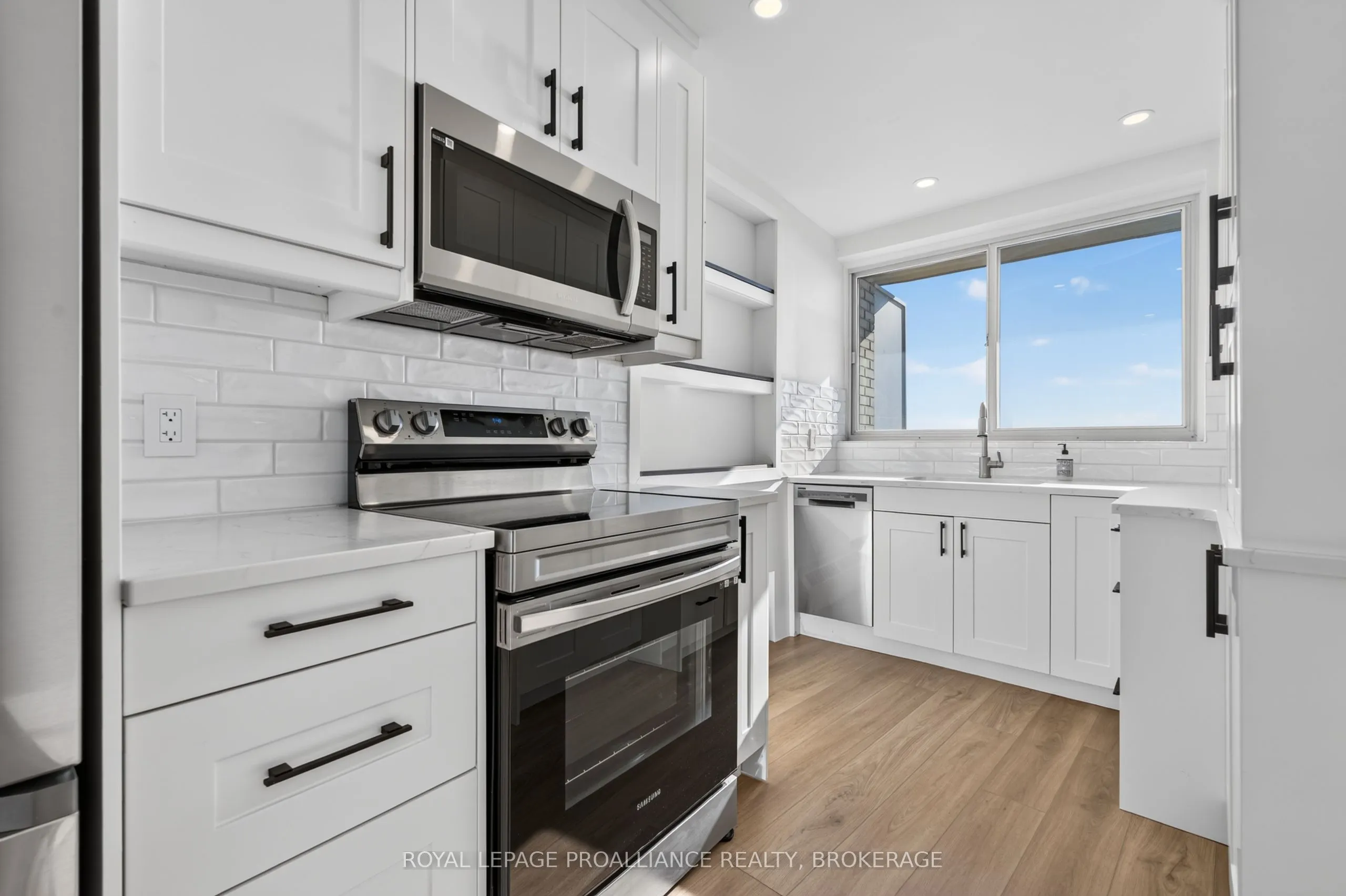1 Mowat Avenue #306