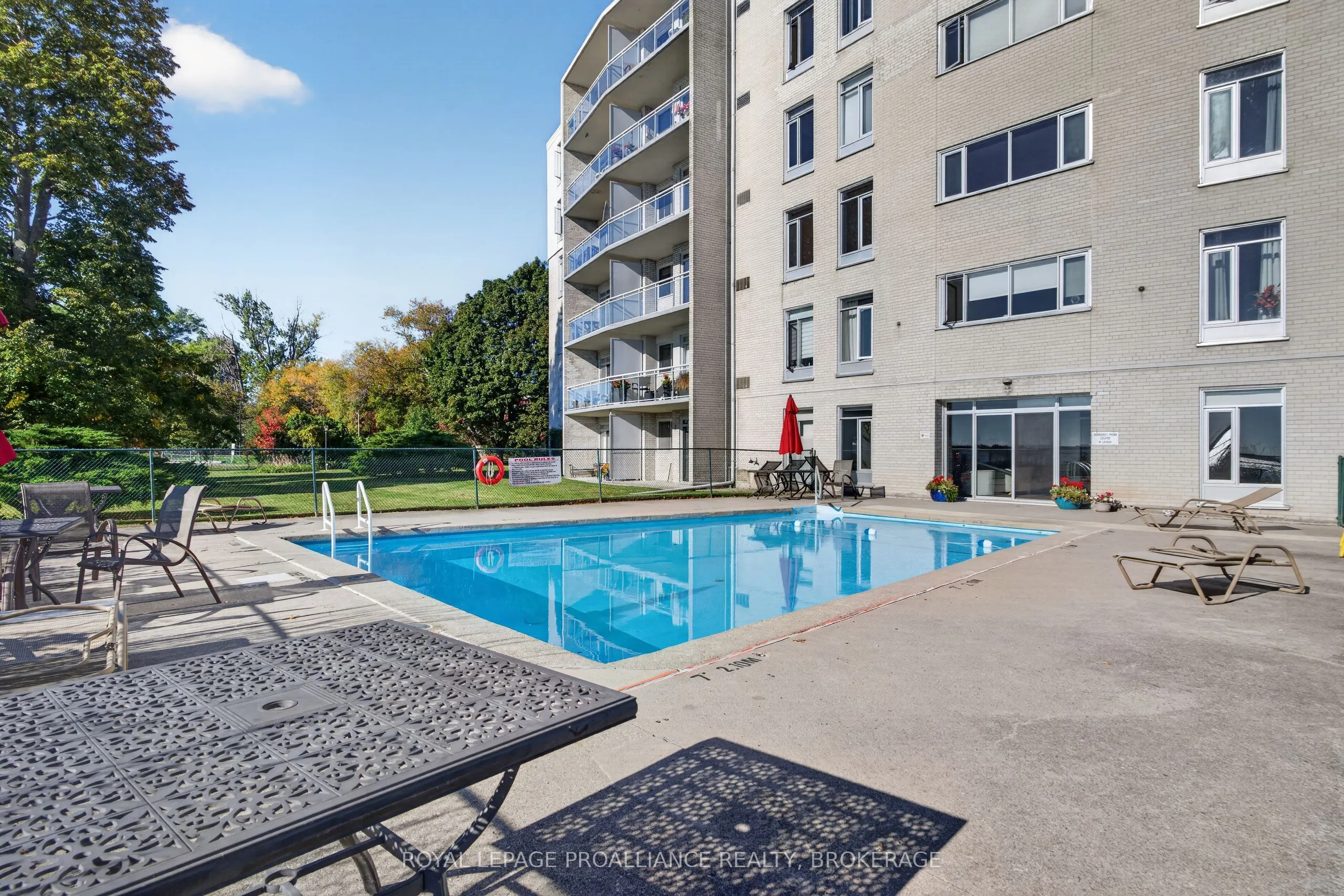 1 Mowat Avenue #306