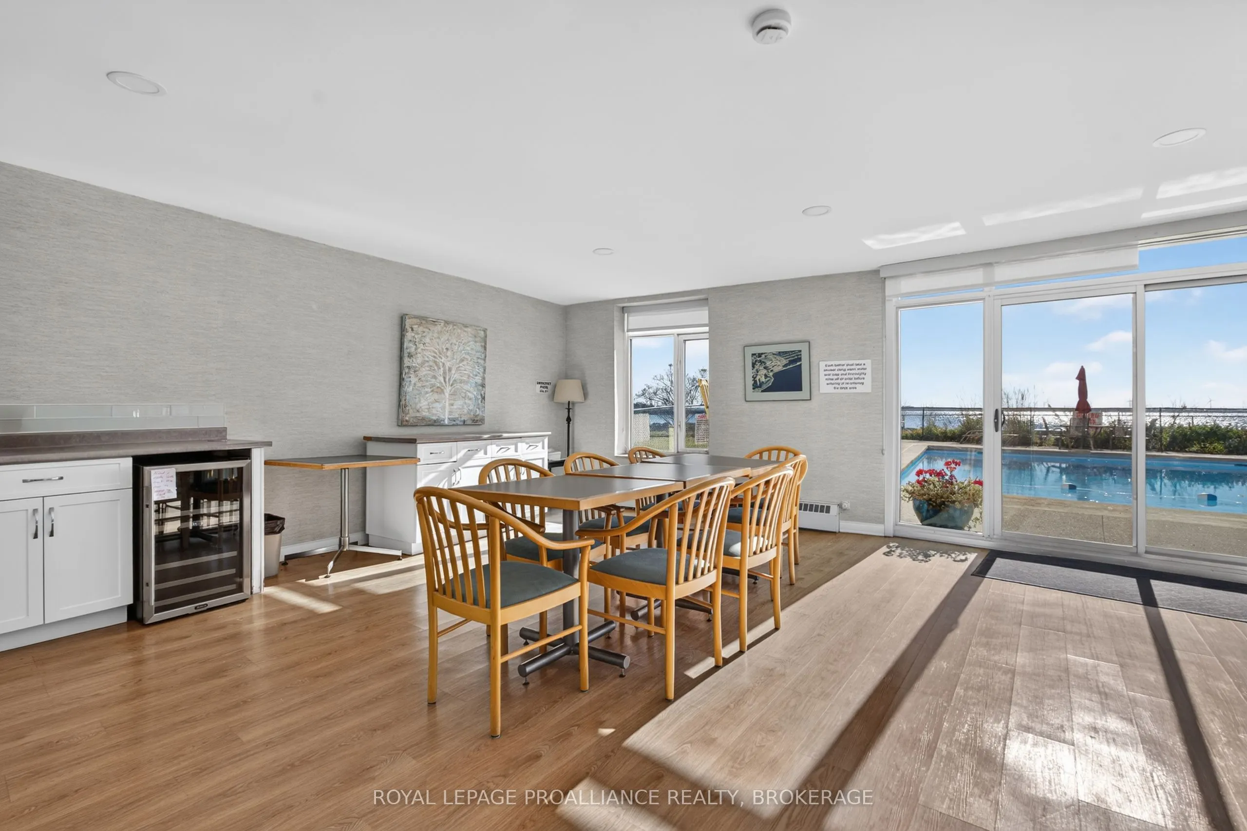 1 Mowat Avenue #306