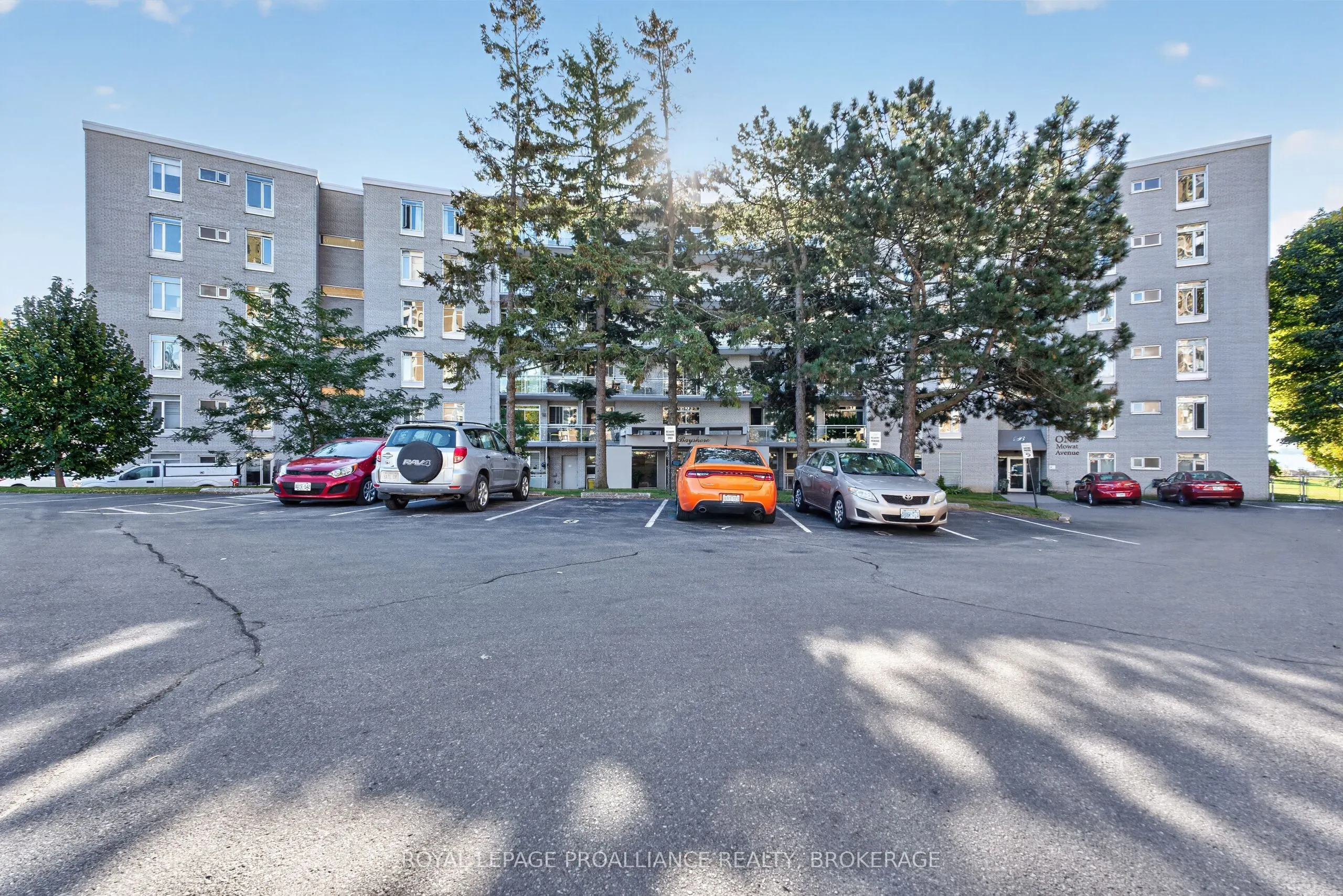 1 Mowat Avenue #306