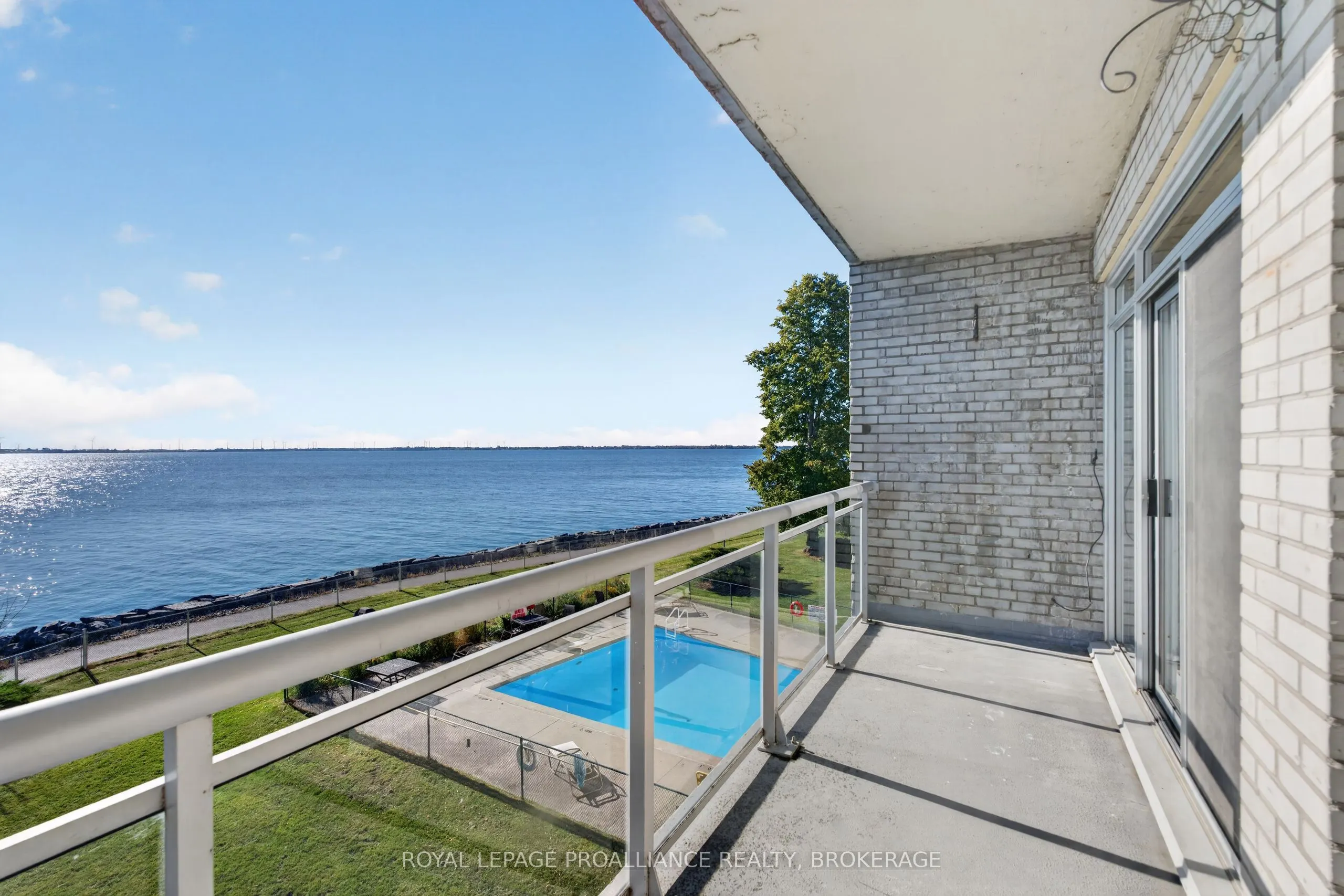 1 Mowat Avenue #306