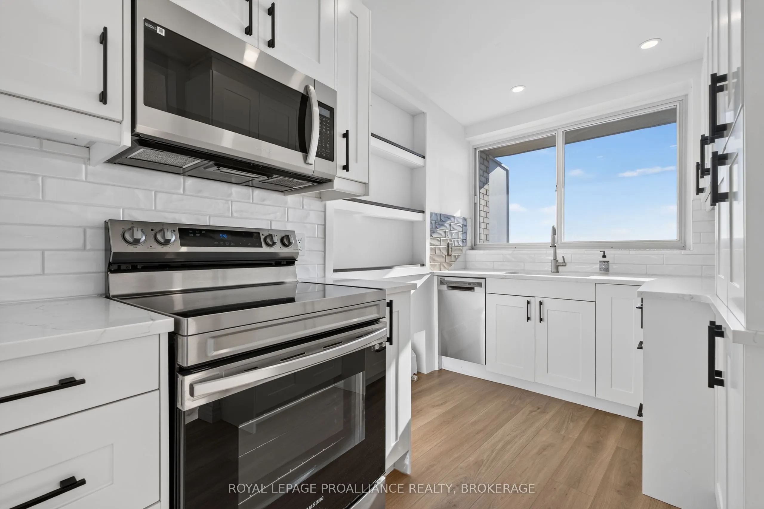 1 Mowat Avenue #306