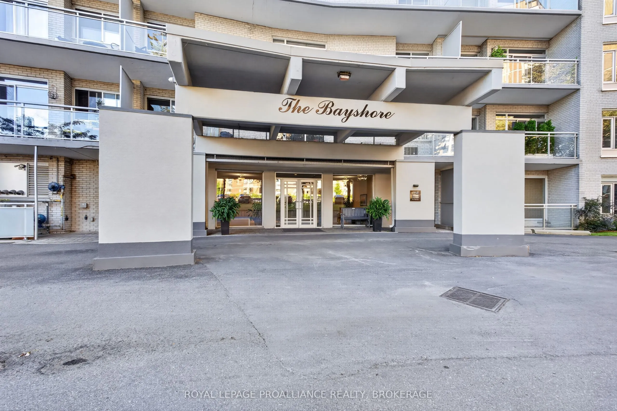 1 Mowat Avenue #306