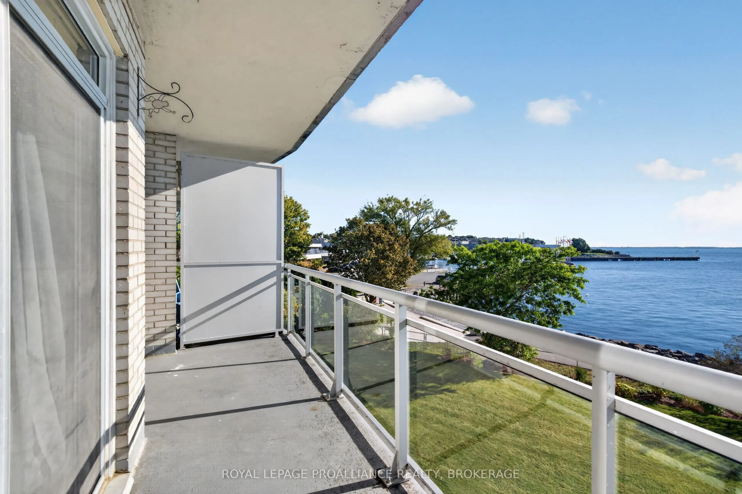 1 Mowat Avenue #306