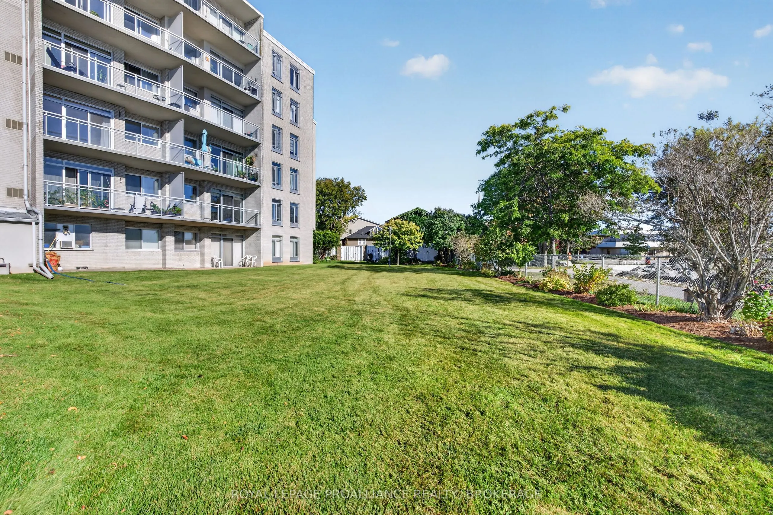 1 Mowat Avenue #306