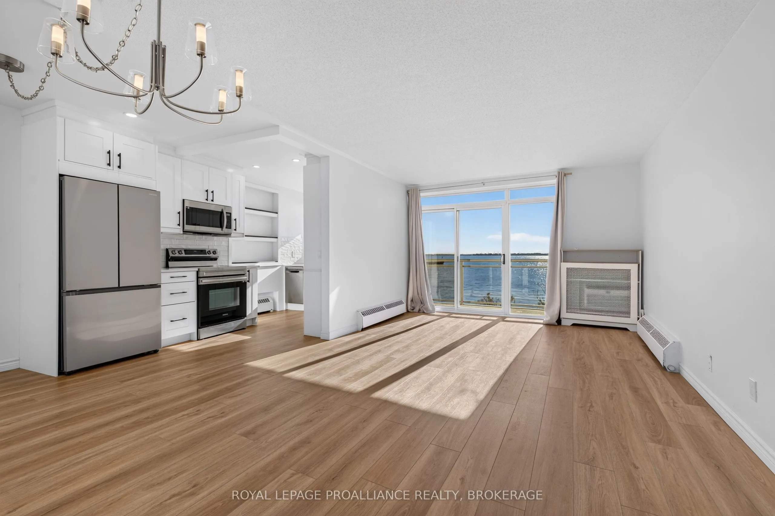 1 Mowat Avenue #306