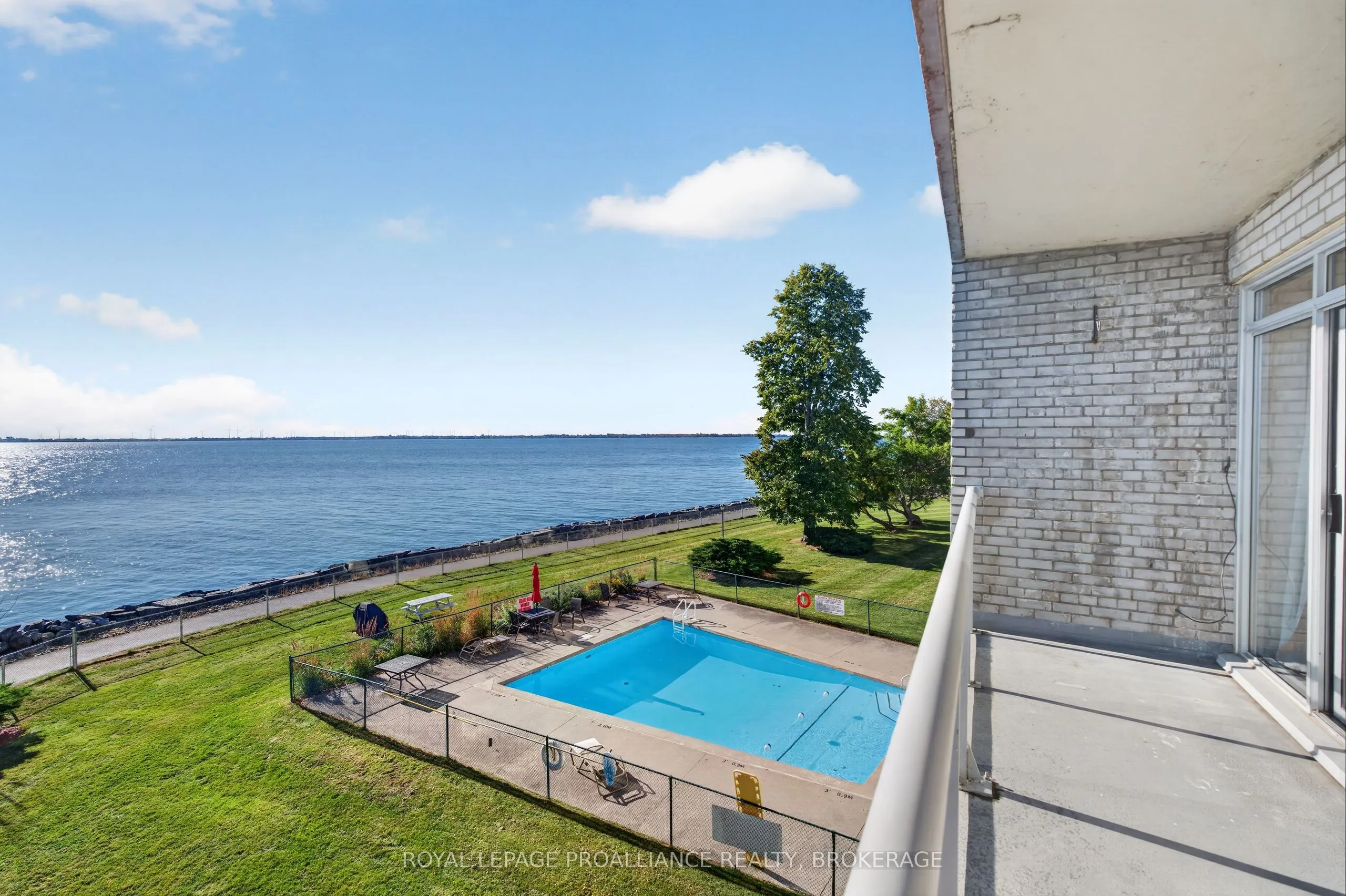 1 Mowat Avenue #306