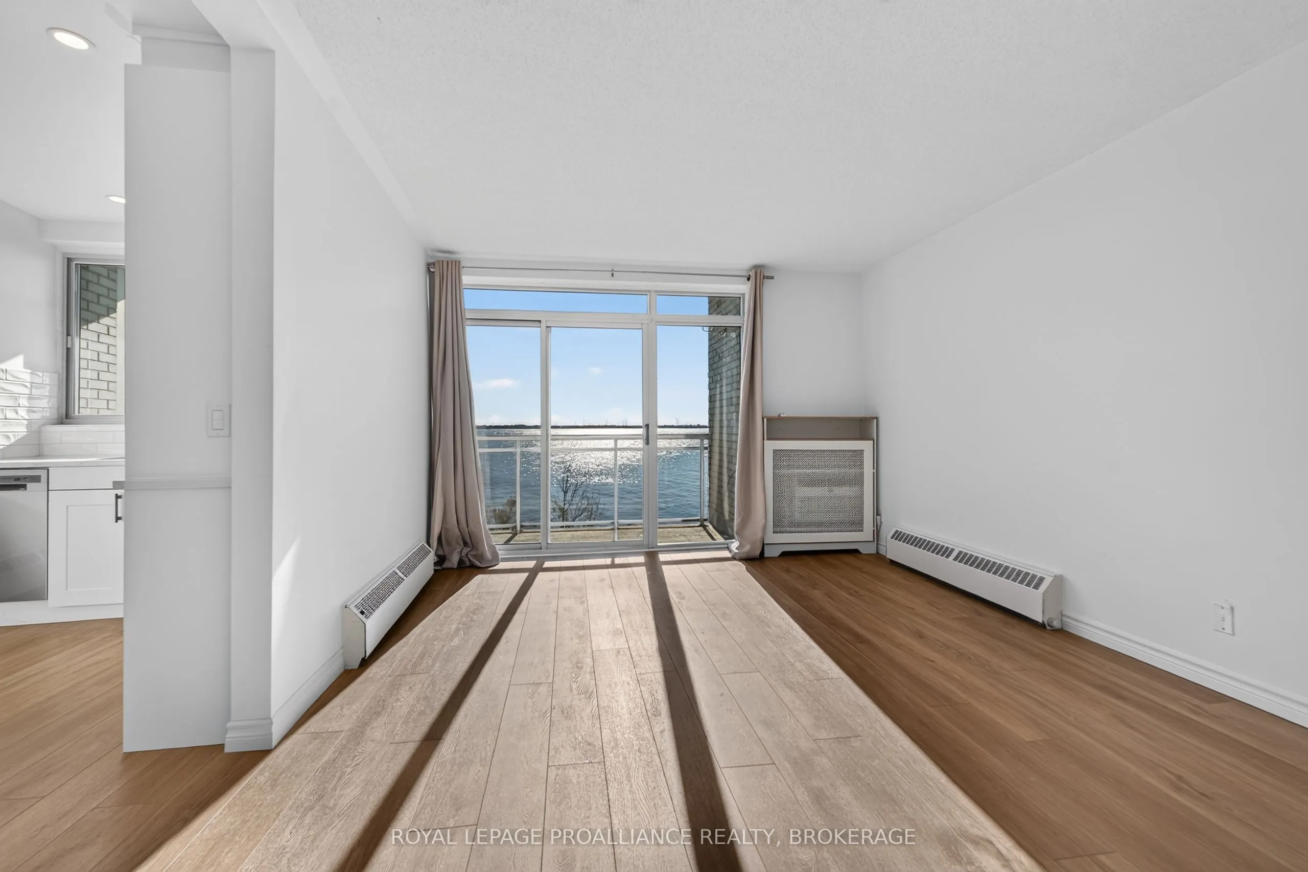 1 Mowat Avenue #306