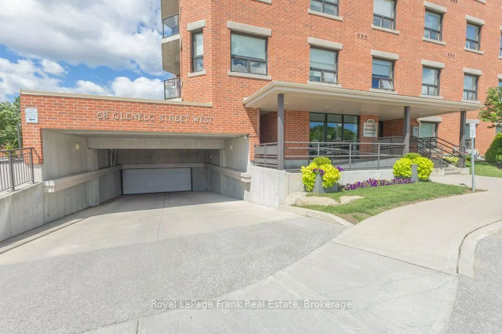 58 Glenelg Street W #103