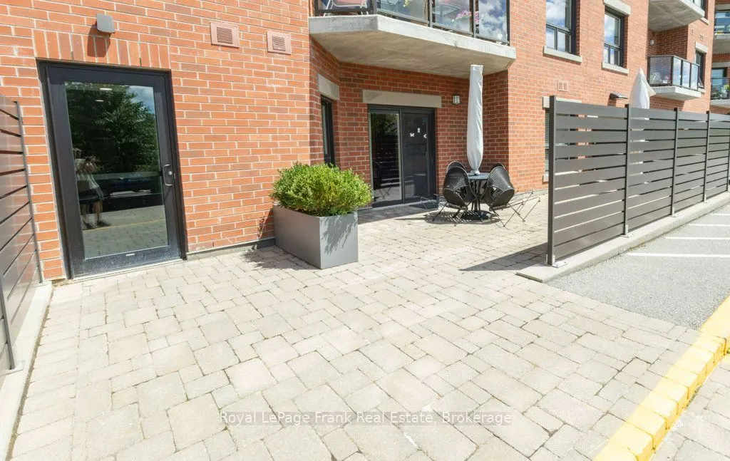 58 Glenelg Street W #103