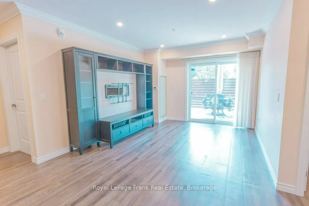 58 Glenelg Street W #103