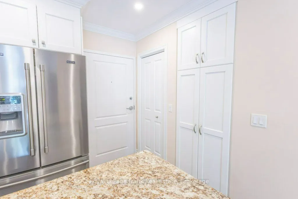 58 Glenelg Street W #103