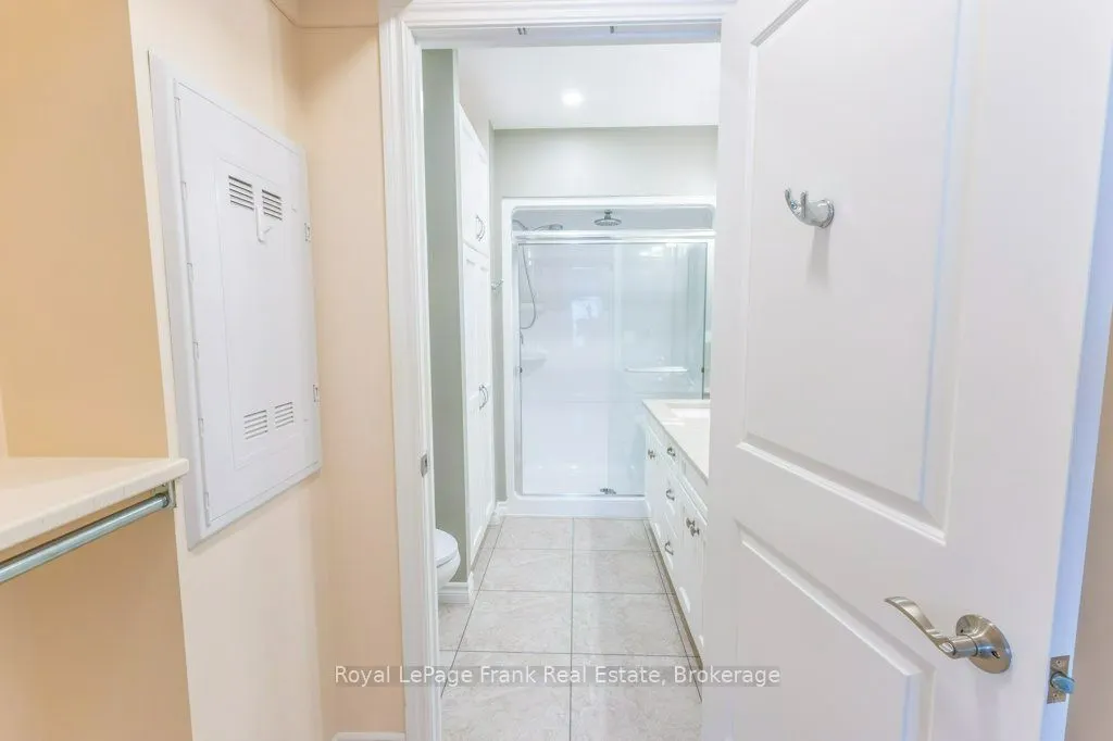 58 Glenelg Street W #103