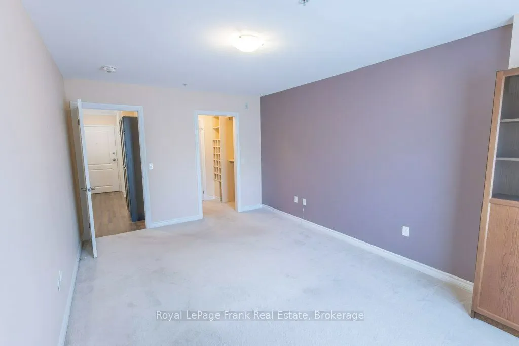 58 Glenelg Street W #103
