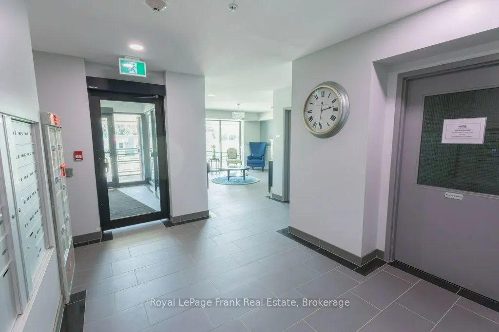 58 Glenelg Street W #103