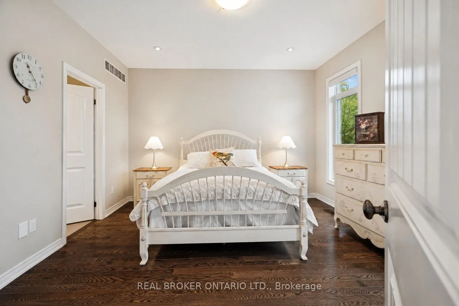 10 Chestnut Drive