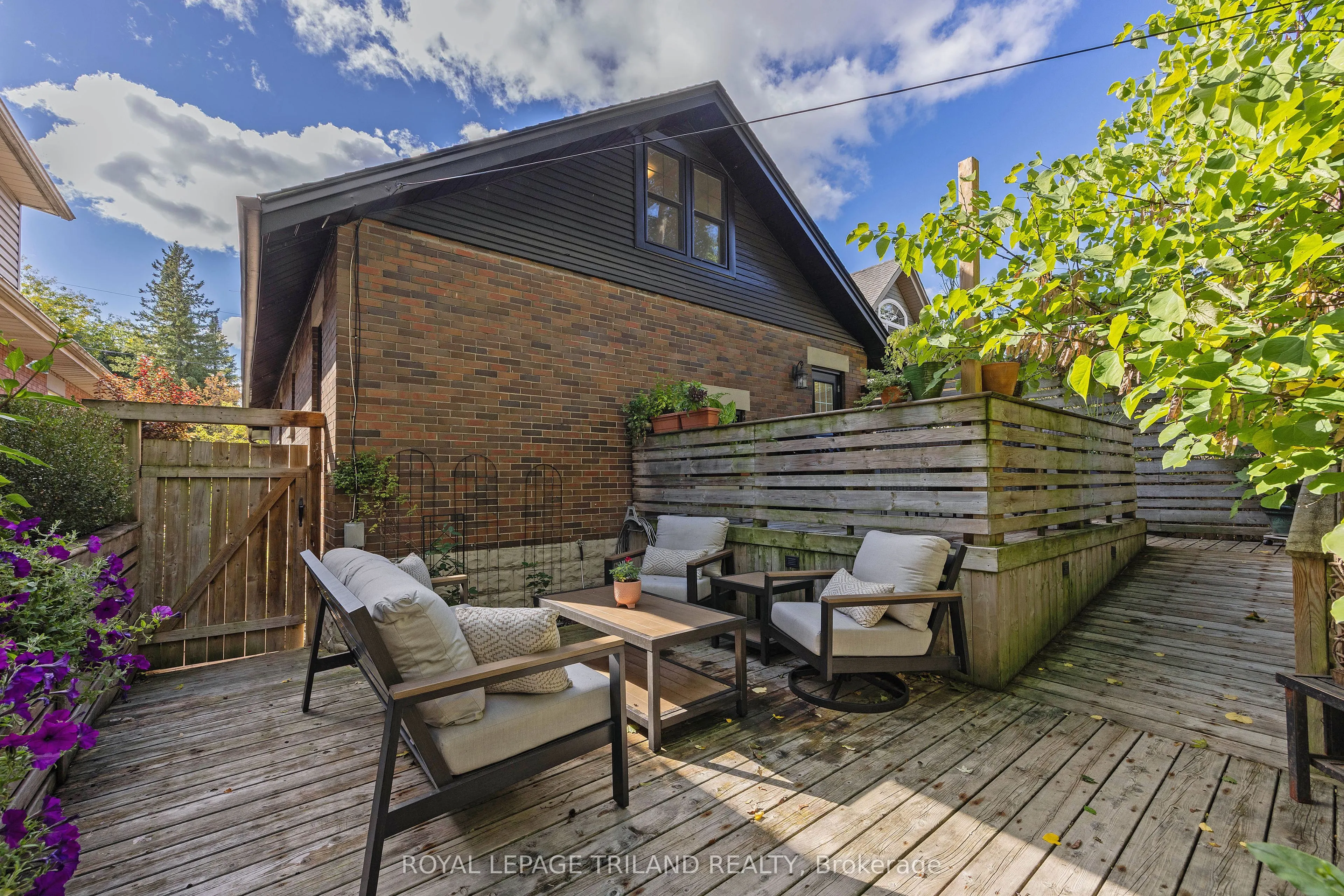 8 McKenzie Avenue