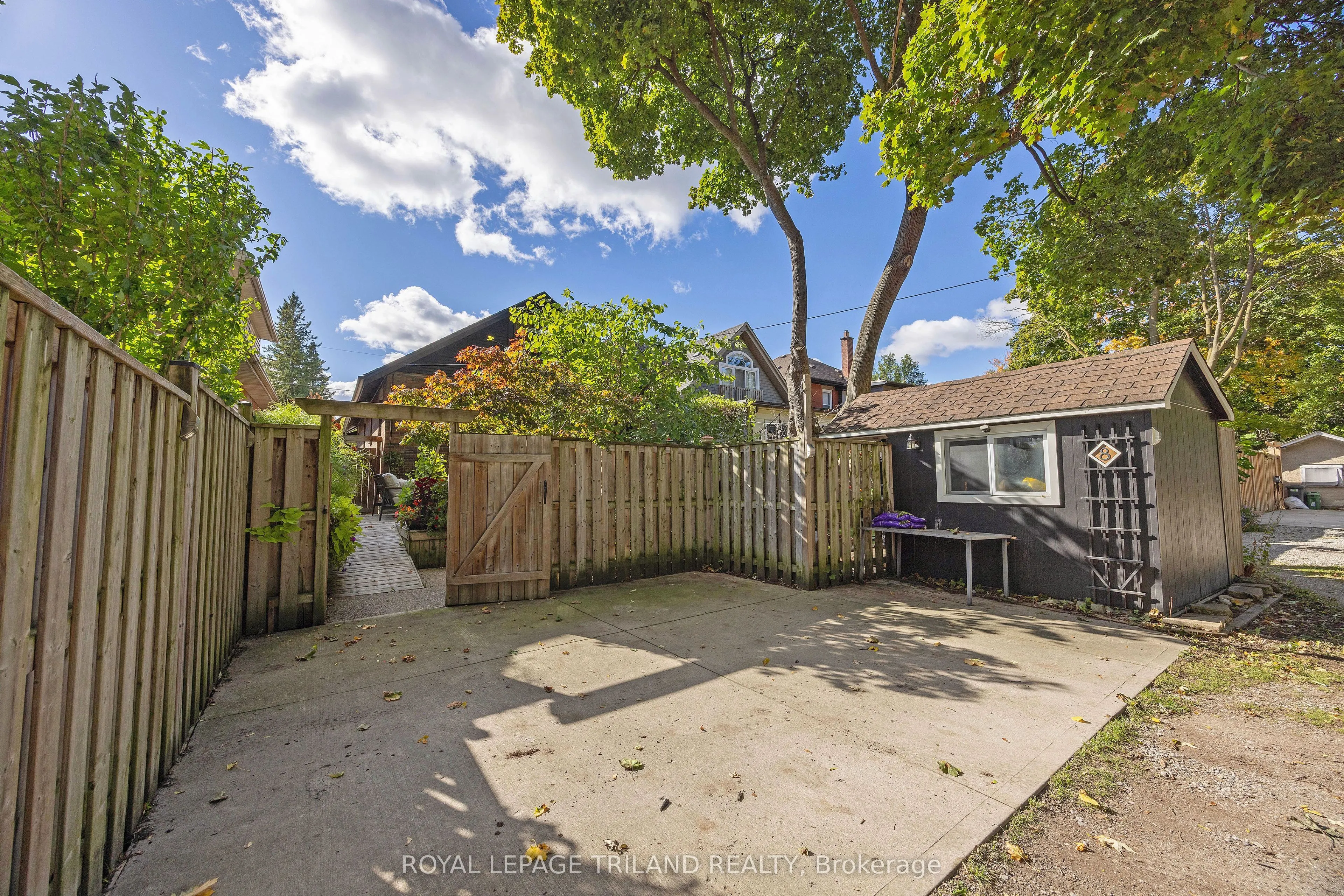 8 McKenzie Avenue