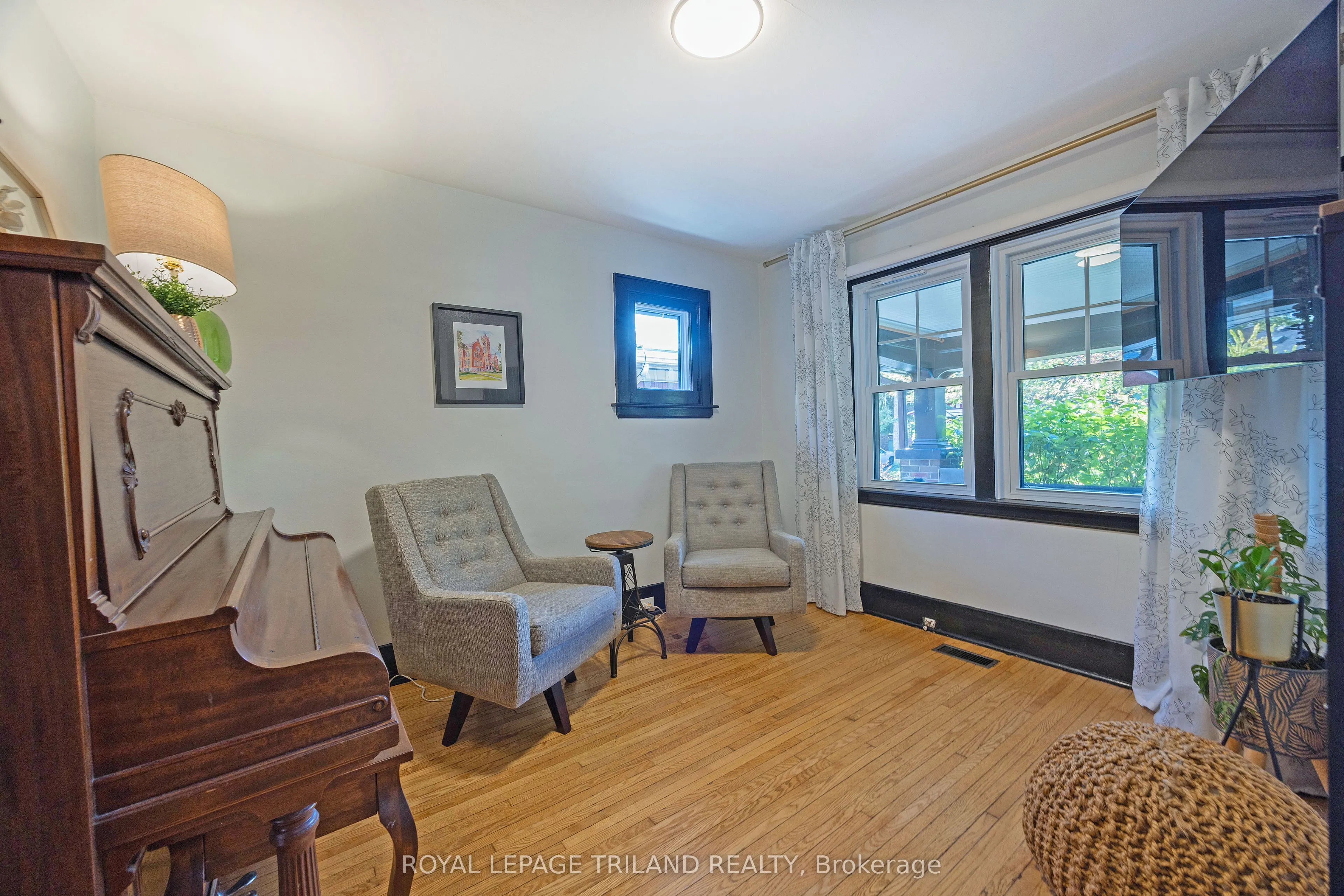 8 McKenzie Avenue