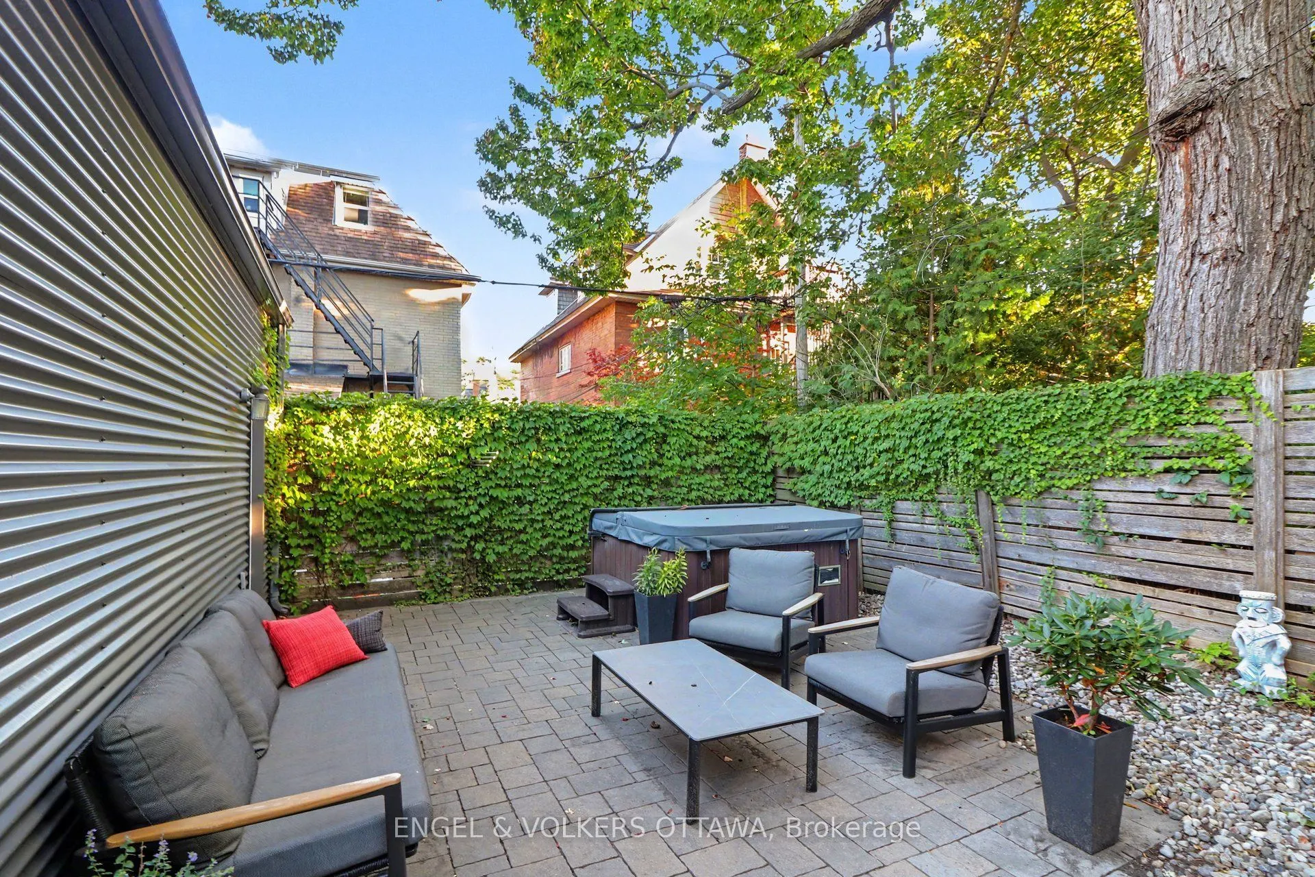 26 Melgund Avenue