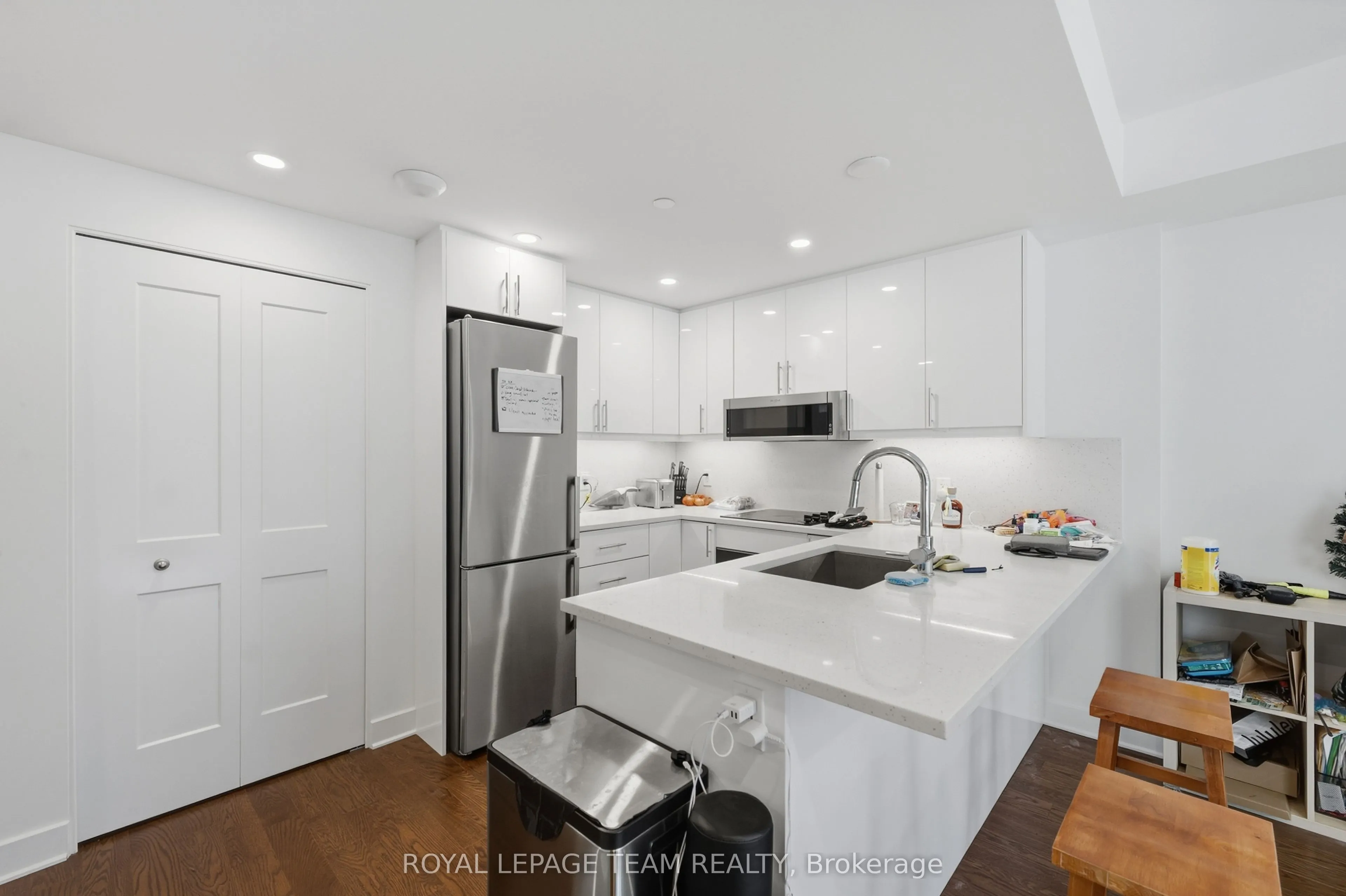 180 George Street #1409