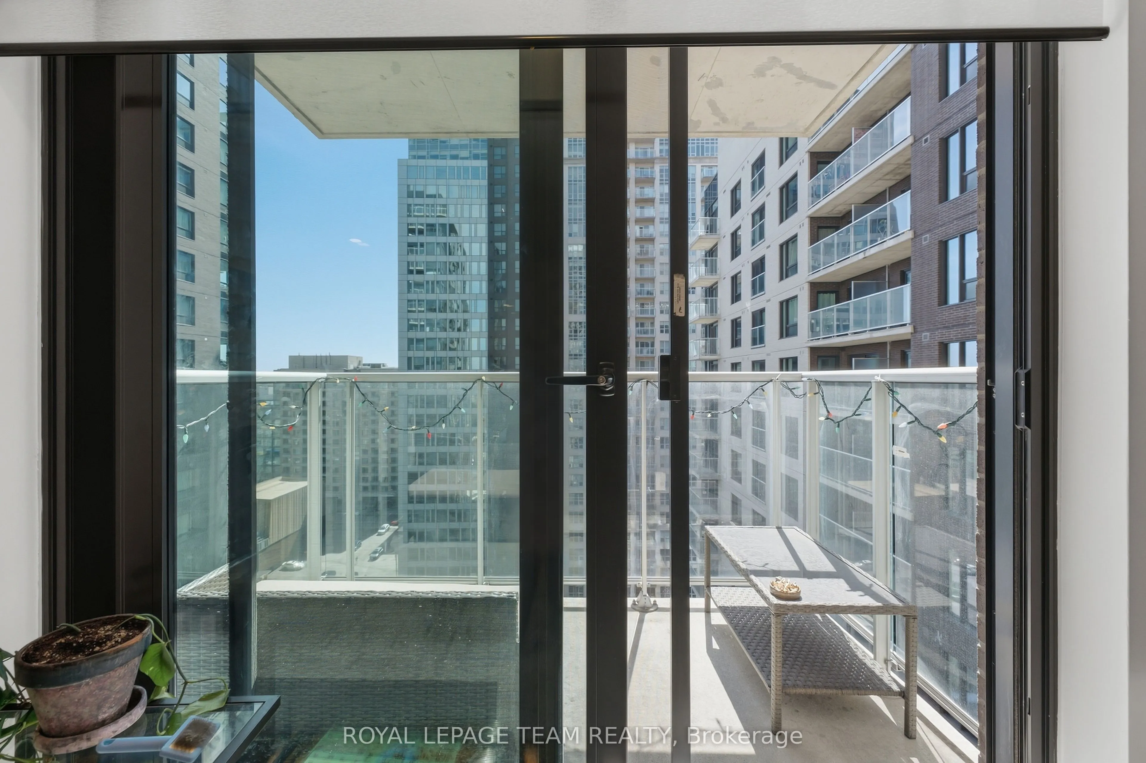 180 George Street #1409