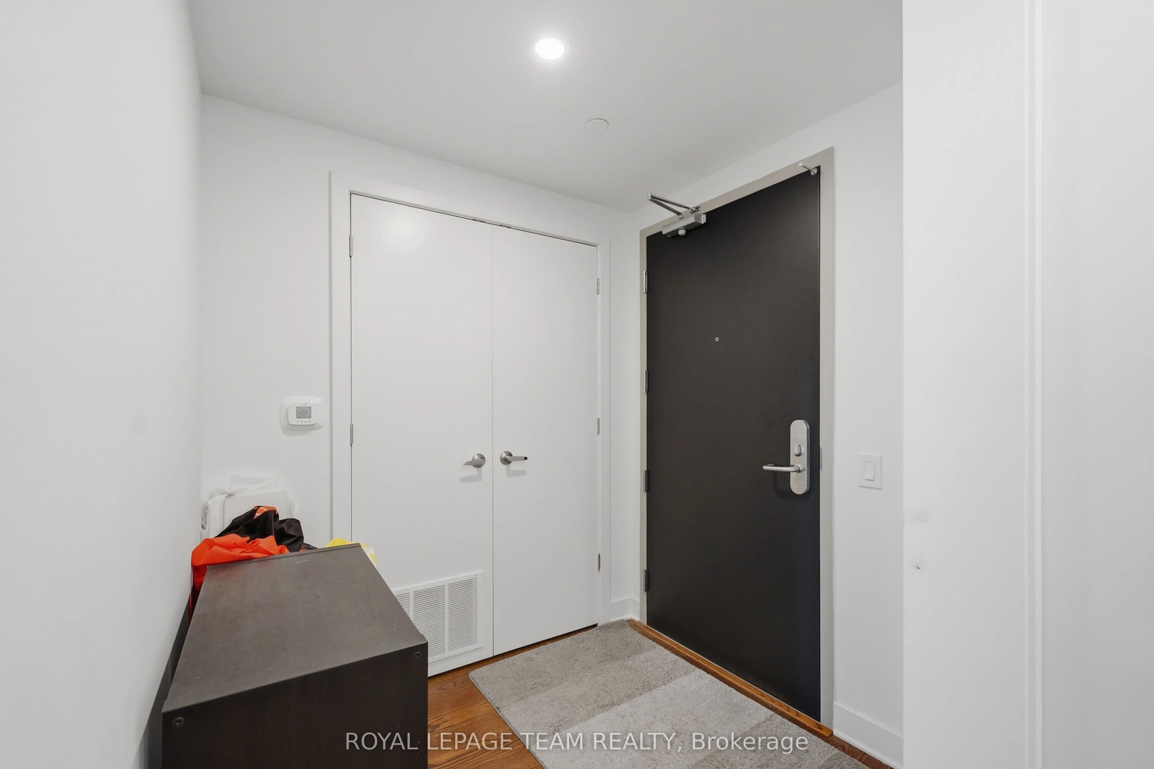 180 George Street #1409