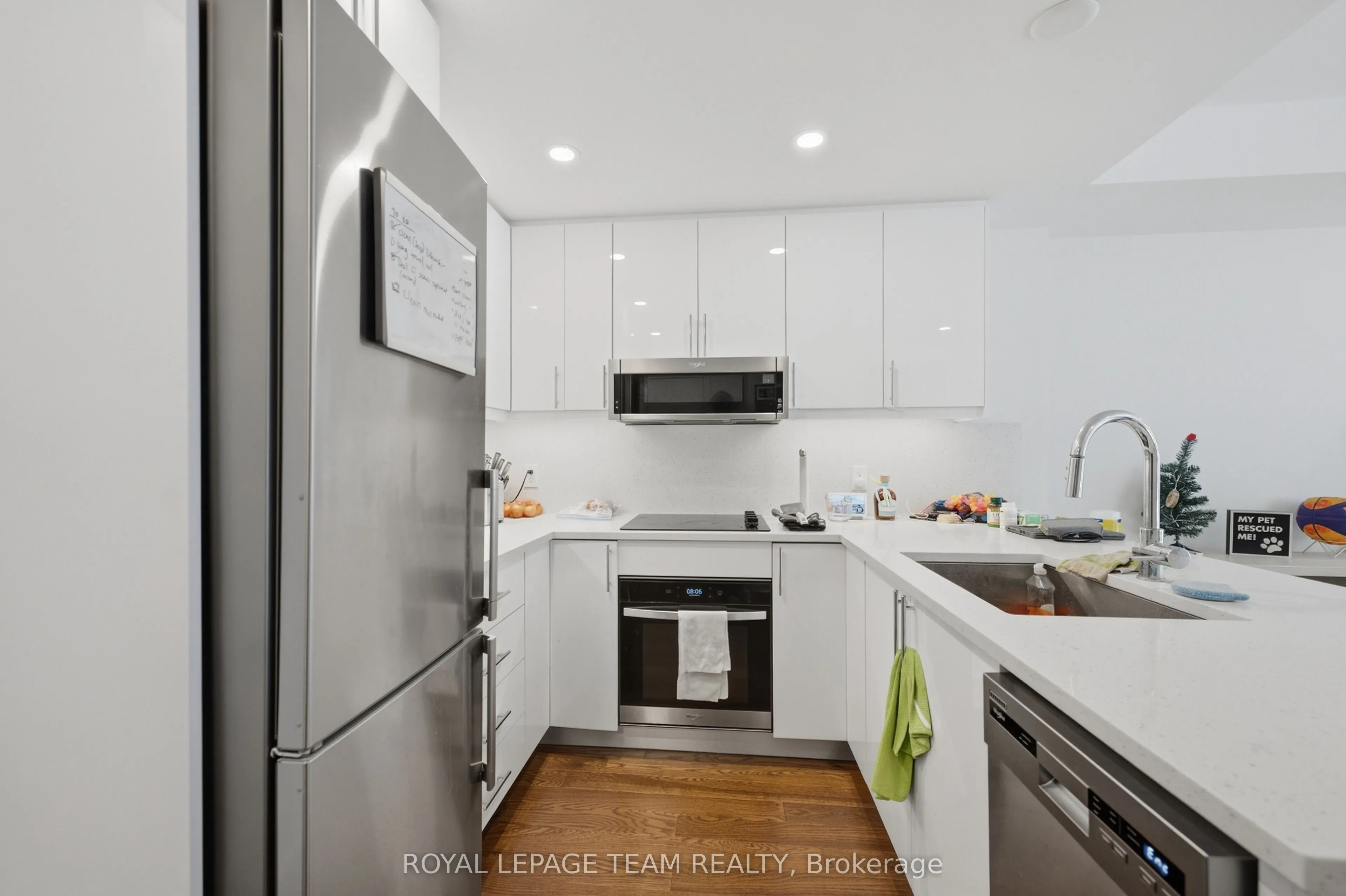 180 George Street #1409