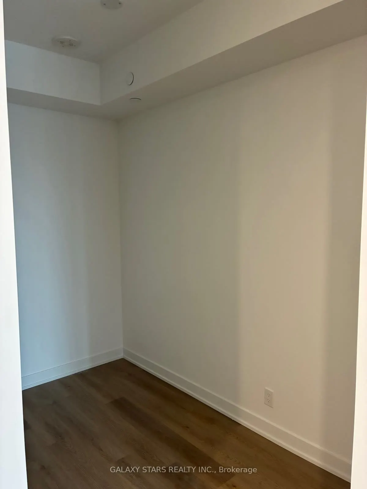 101 John Street #320