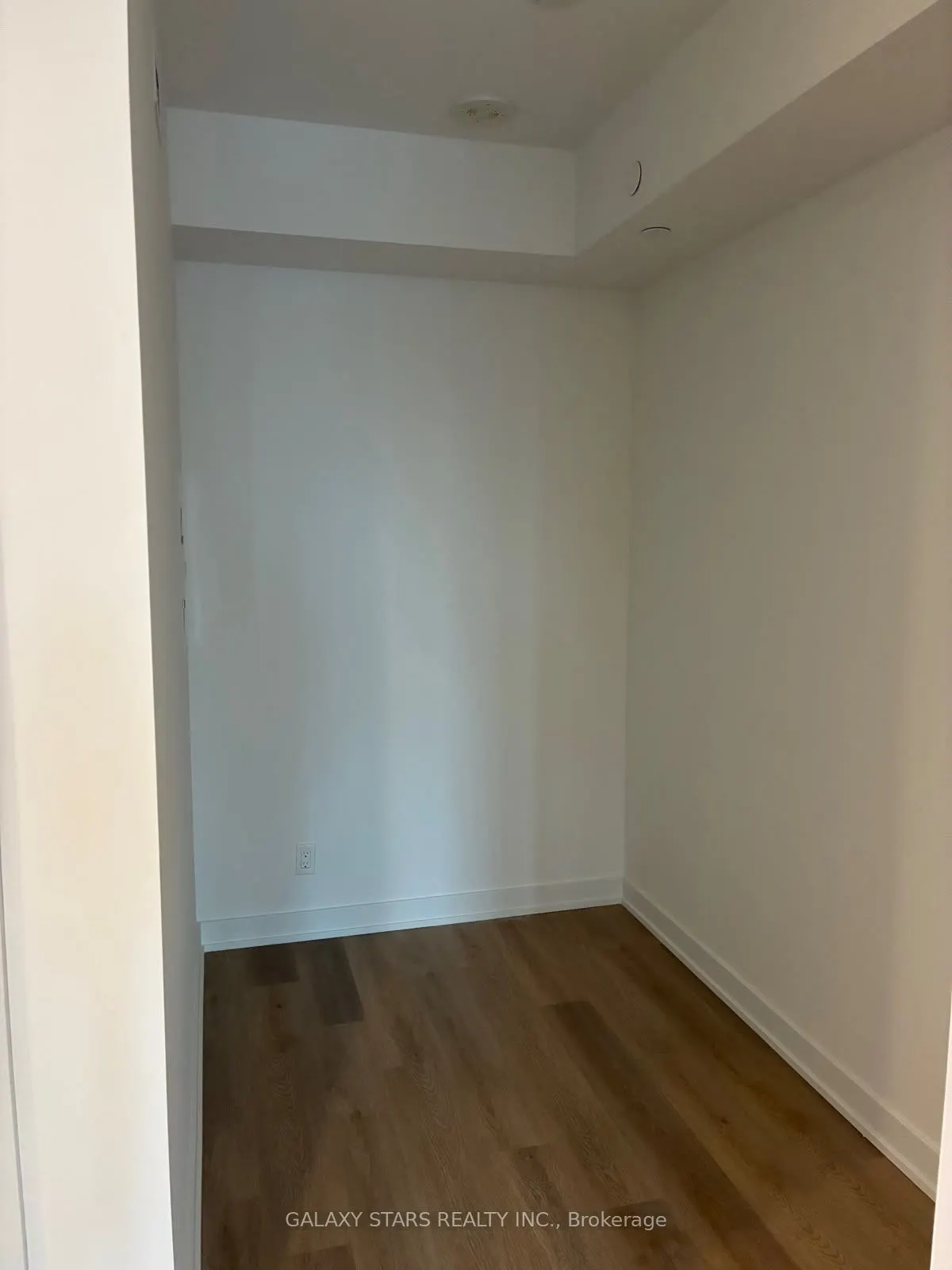 101 John Street #320