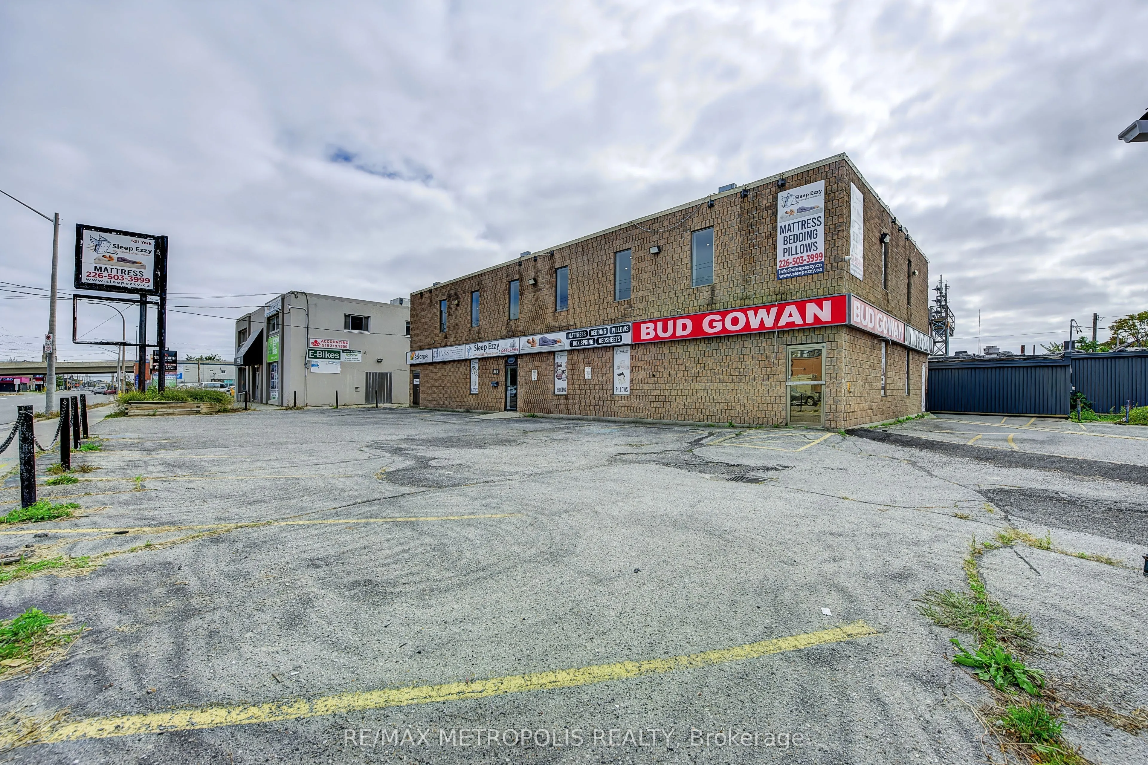 551 York Street