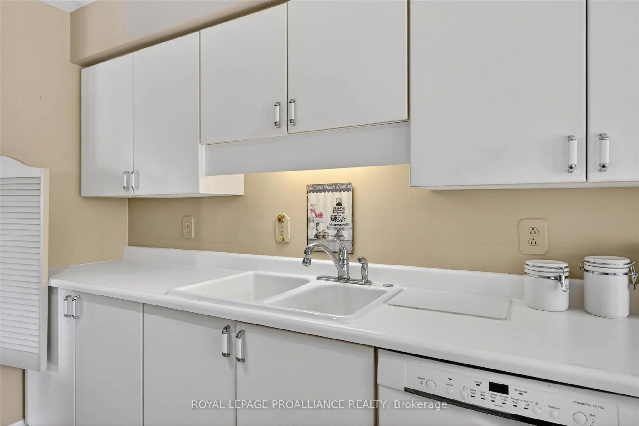 1099 Clonsilla Avenue #312A