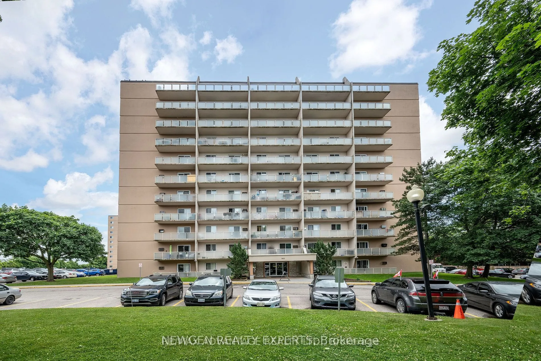 563 MORNINGTON Avenue #606