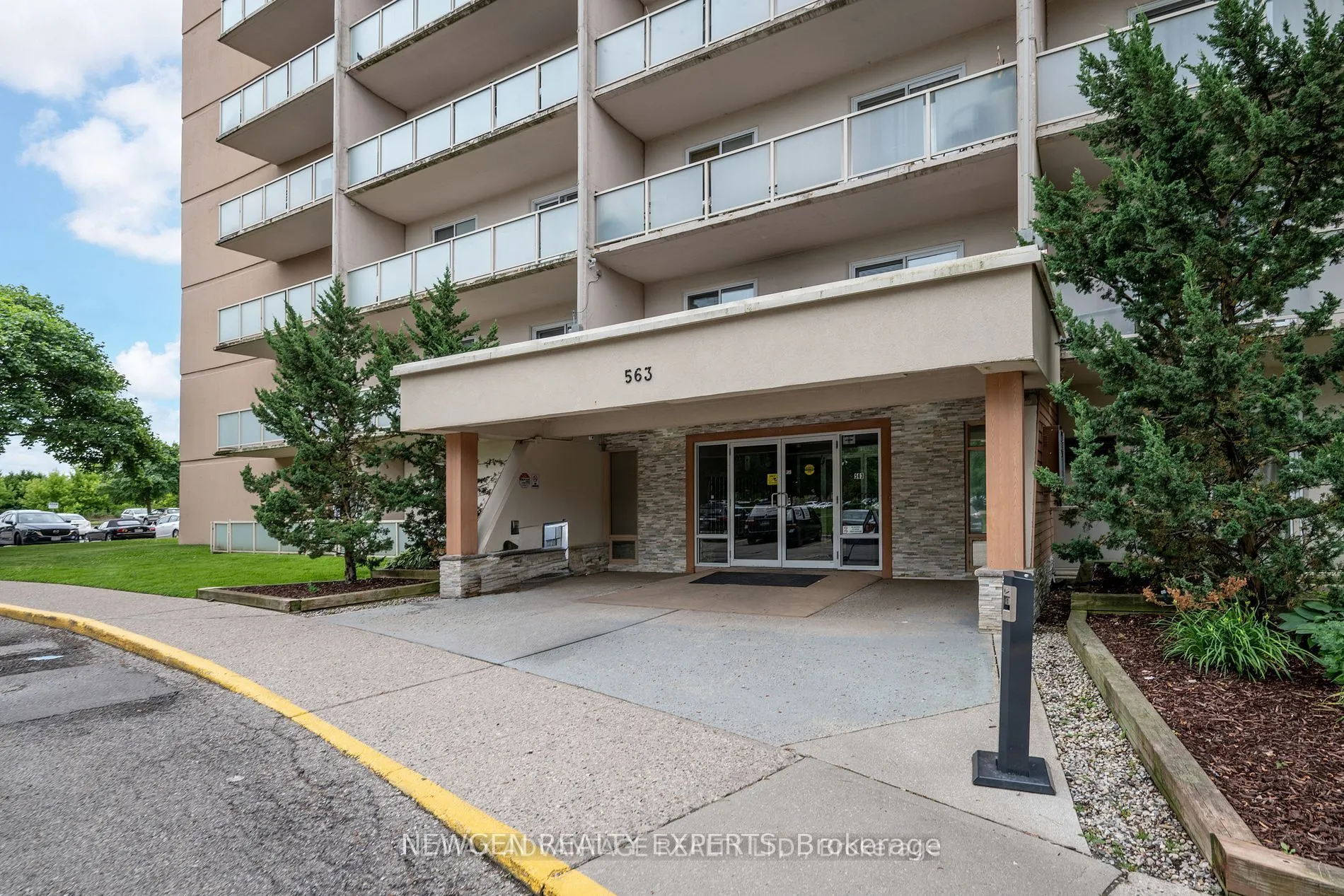 563 MORNINGTON Avenue #606
