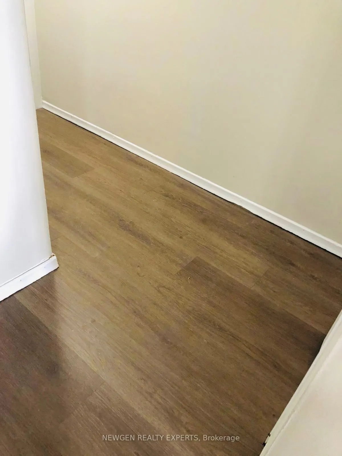 563 MORNINGTON Avenue #606