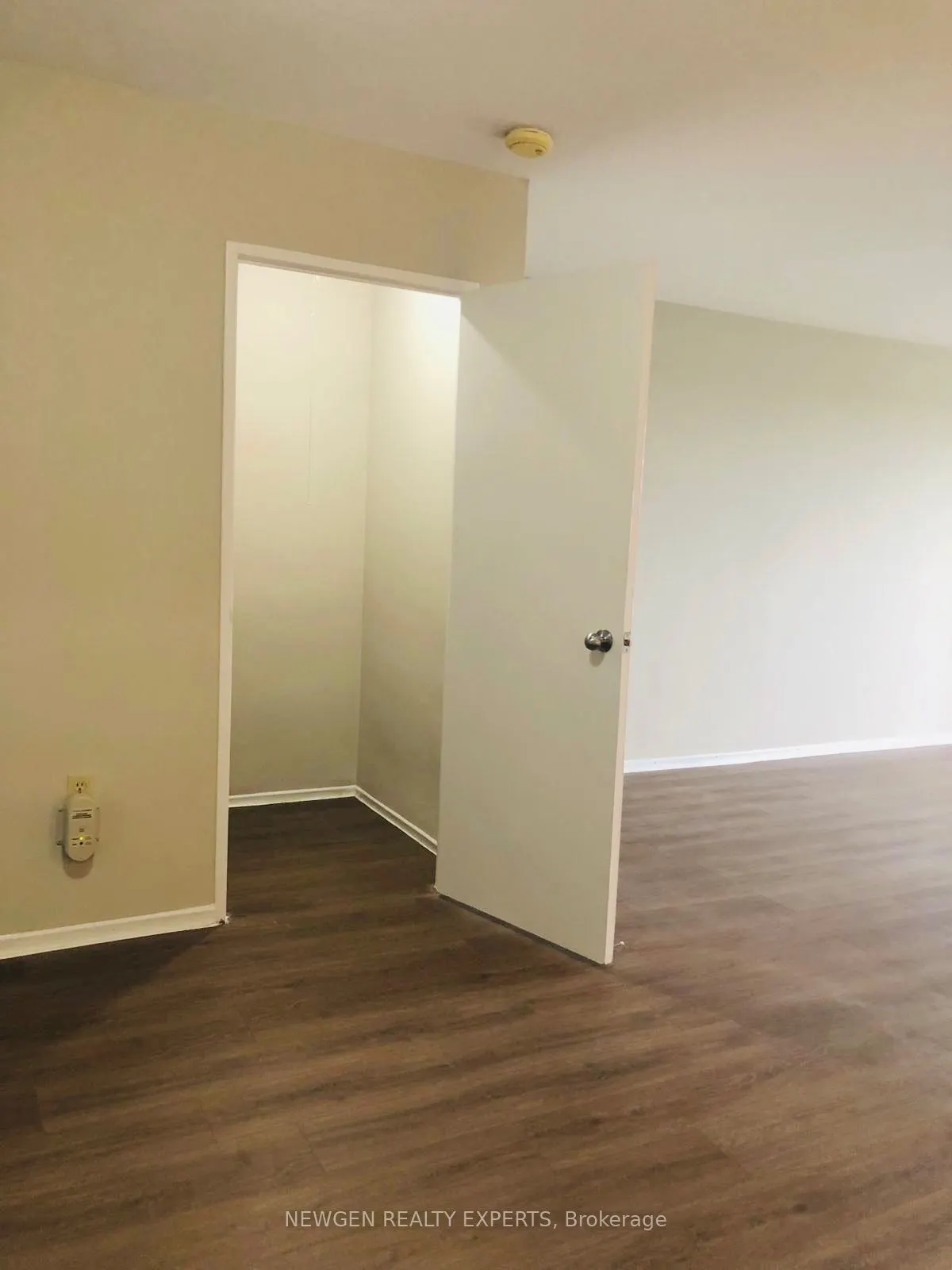 563 MORNINGTON Avenue #606