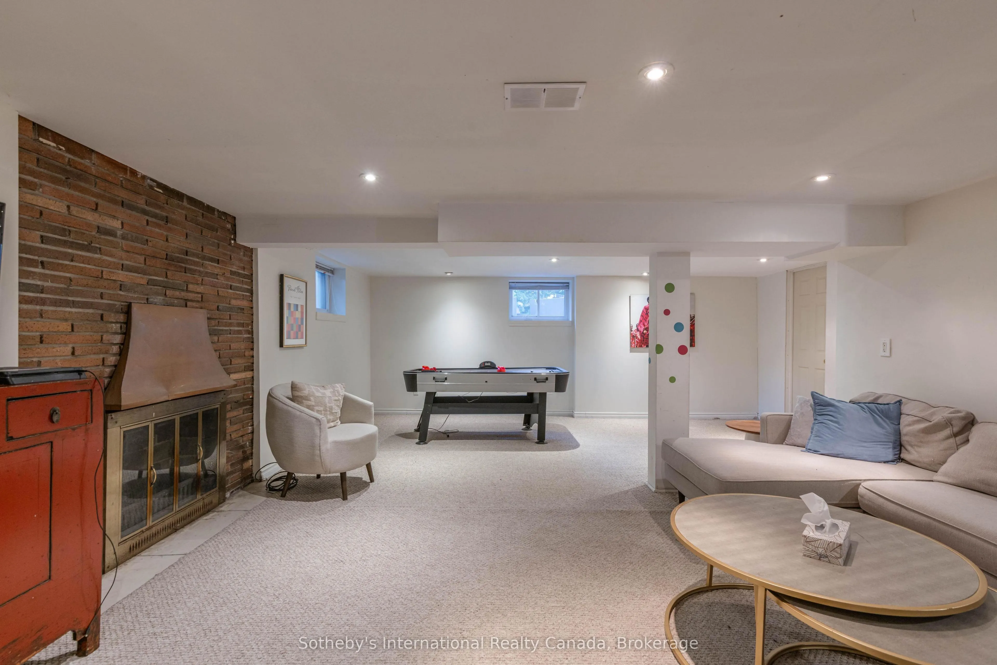 27 Arcade Crescent