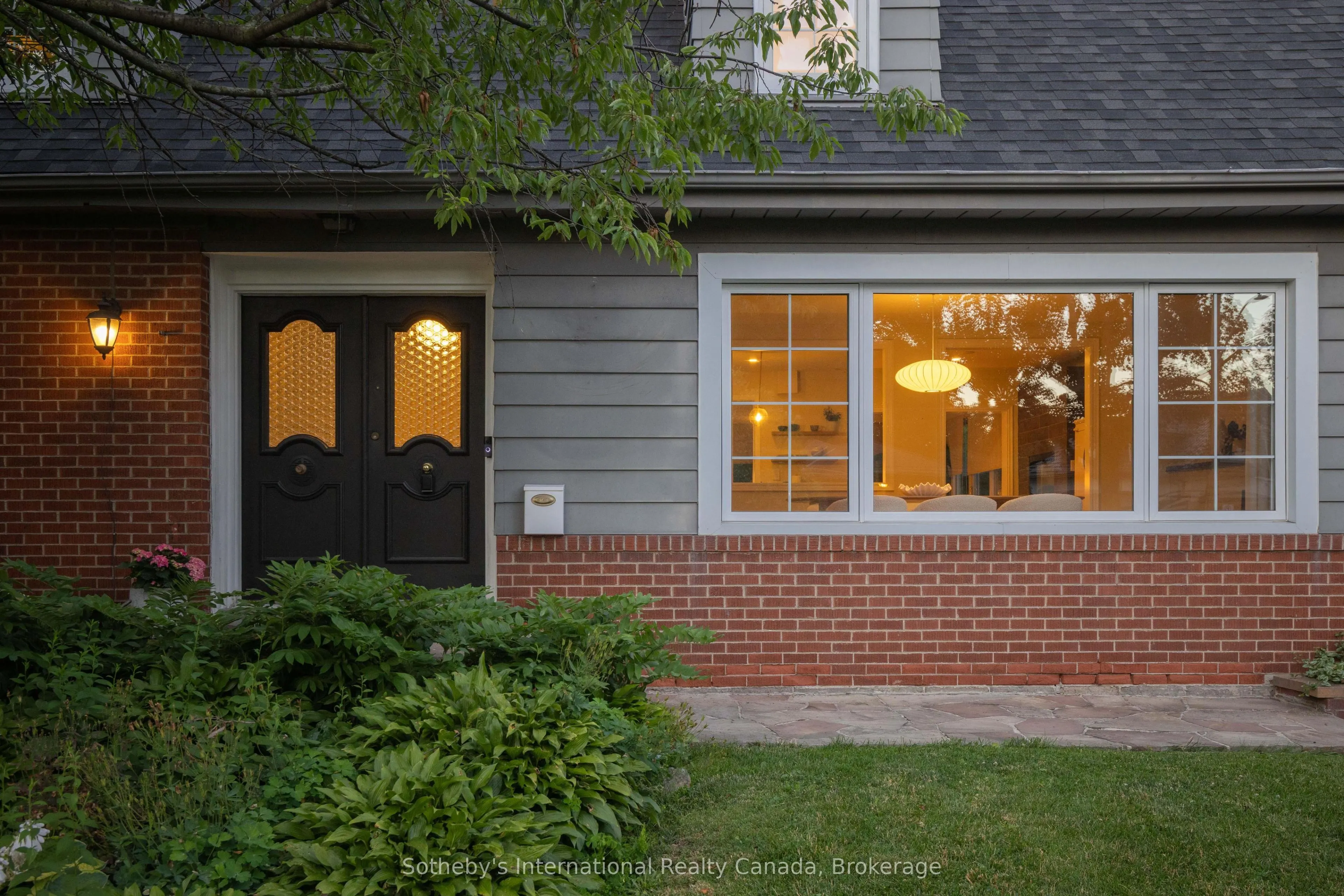 27 Arcade Crescent