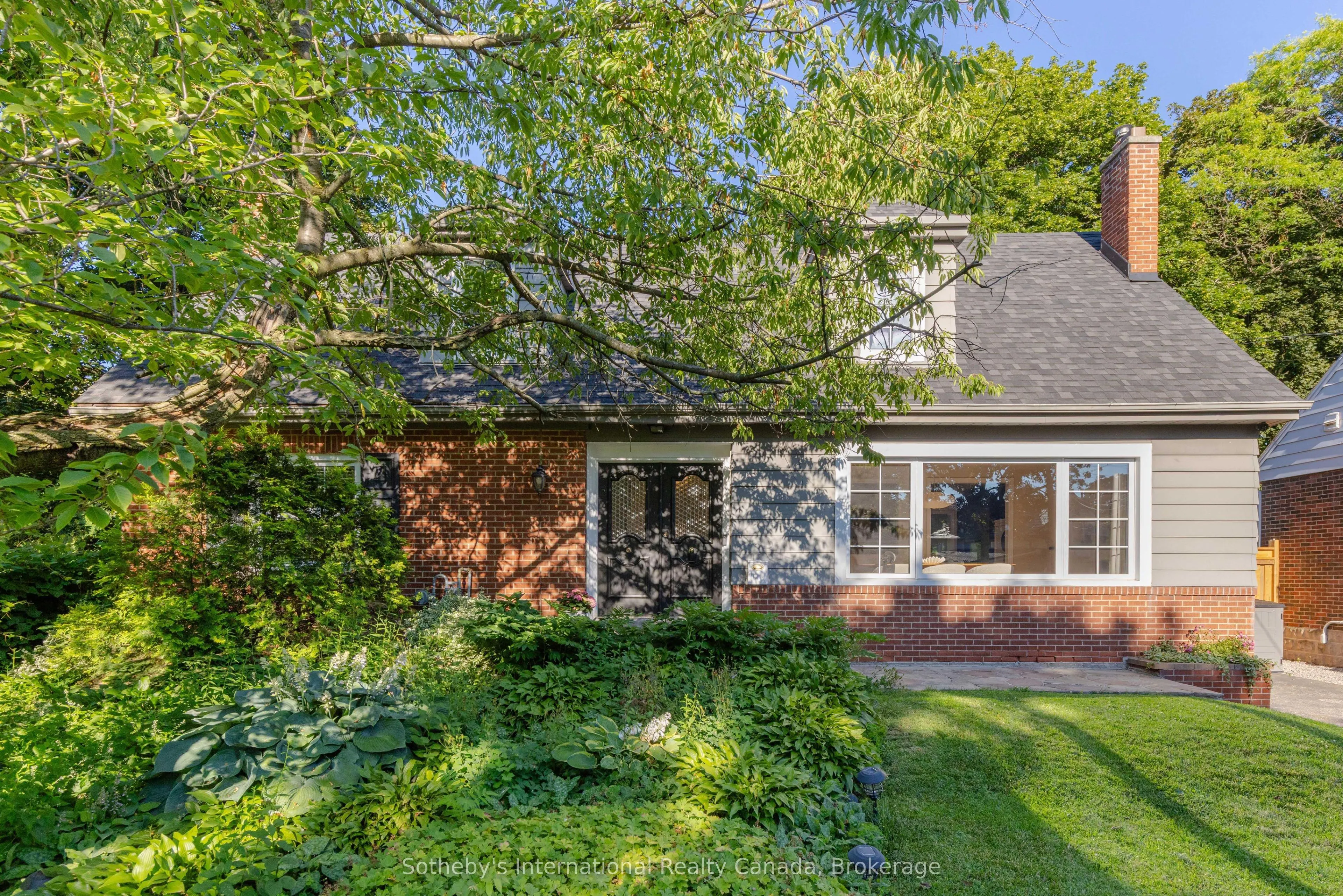27 Arcade Crescent