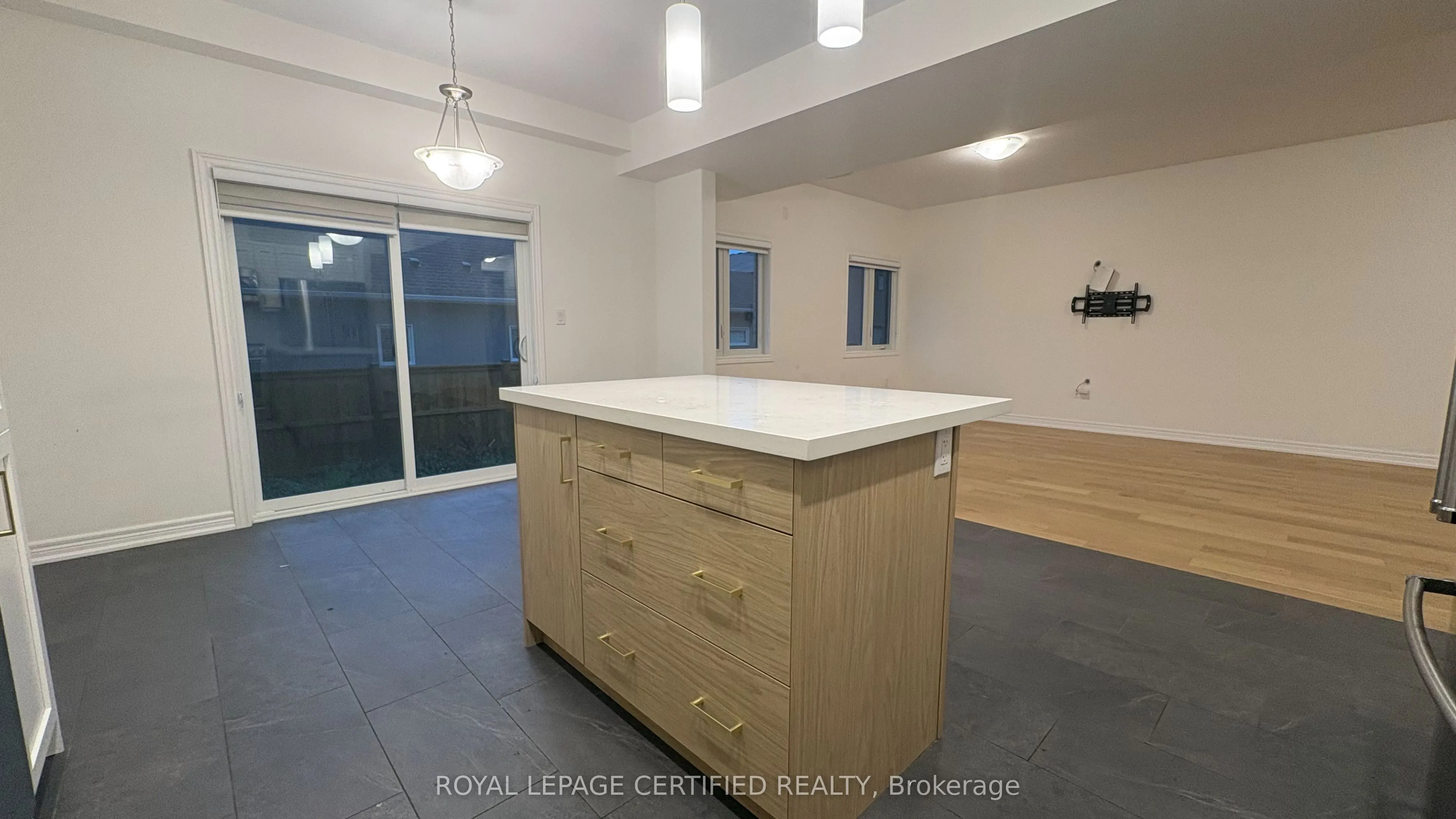 11 ALICIA Crescent