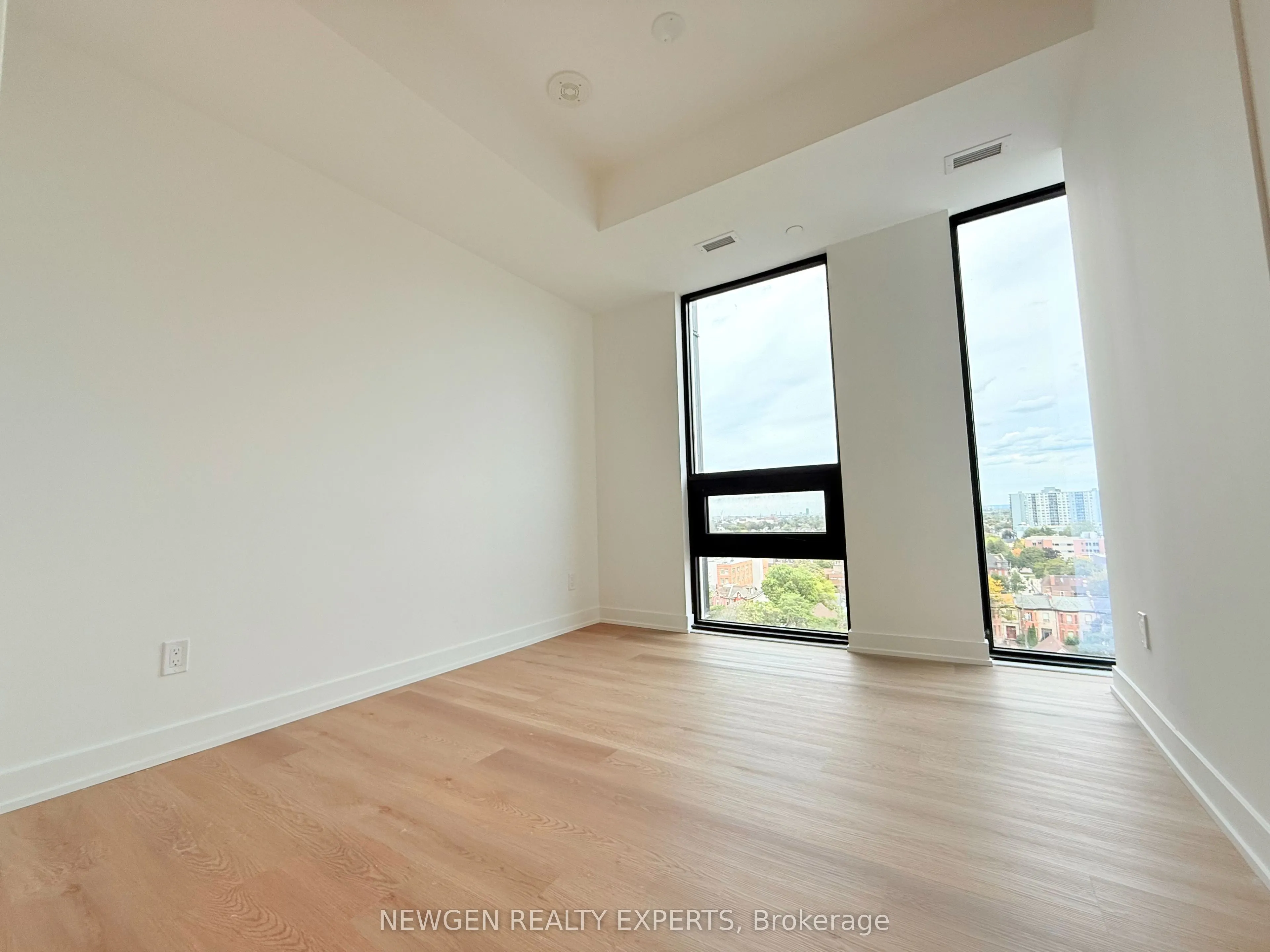 101 John Street N #1013